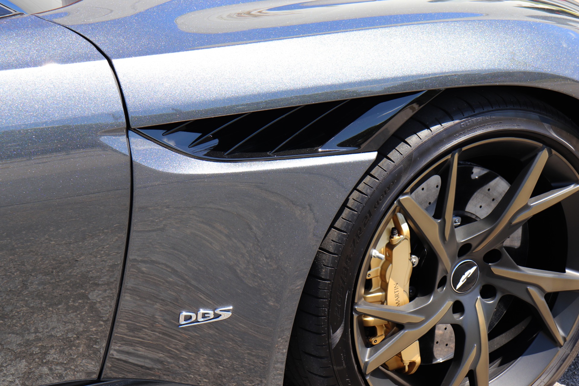 Used-2019-Aston-Martin-DBS-Superleggera