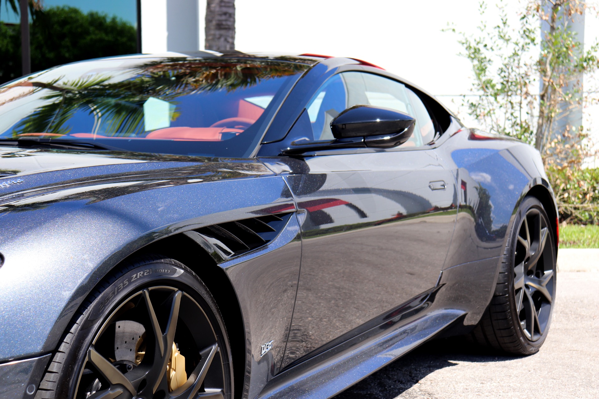 Used-2019-Aston-Martin-DBS-Superleggera
