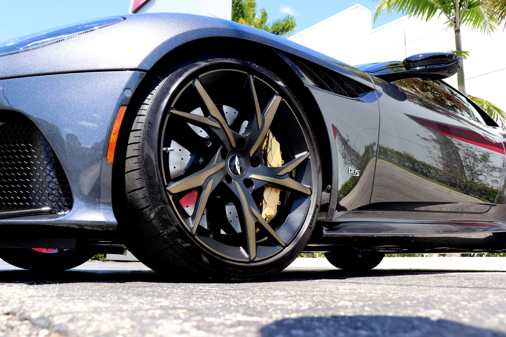 Used-2019-Aston-Martin-DBS-Superleggera