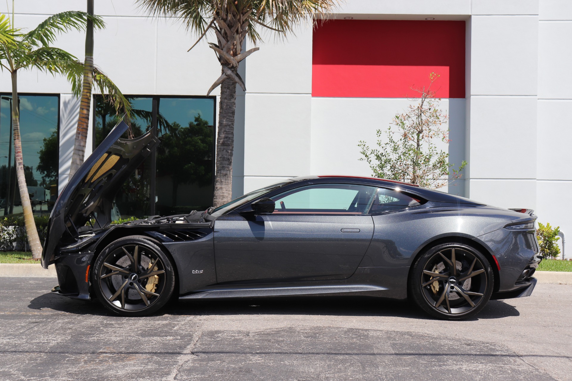 Used-2019-Aston-Martin-DBS-Superleggera