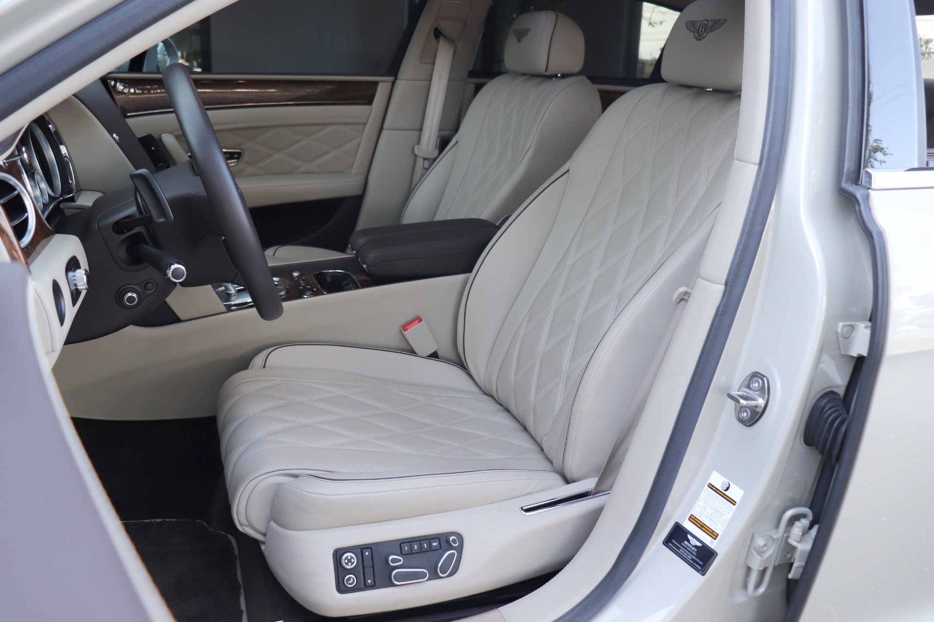 Used-2014-Bentley-Flying-Spur