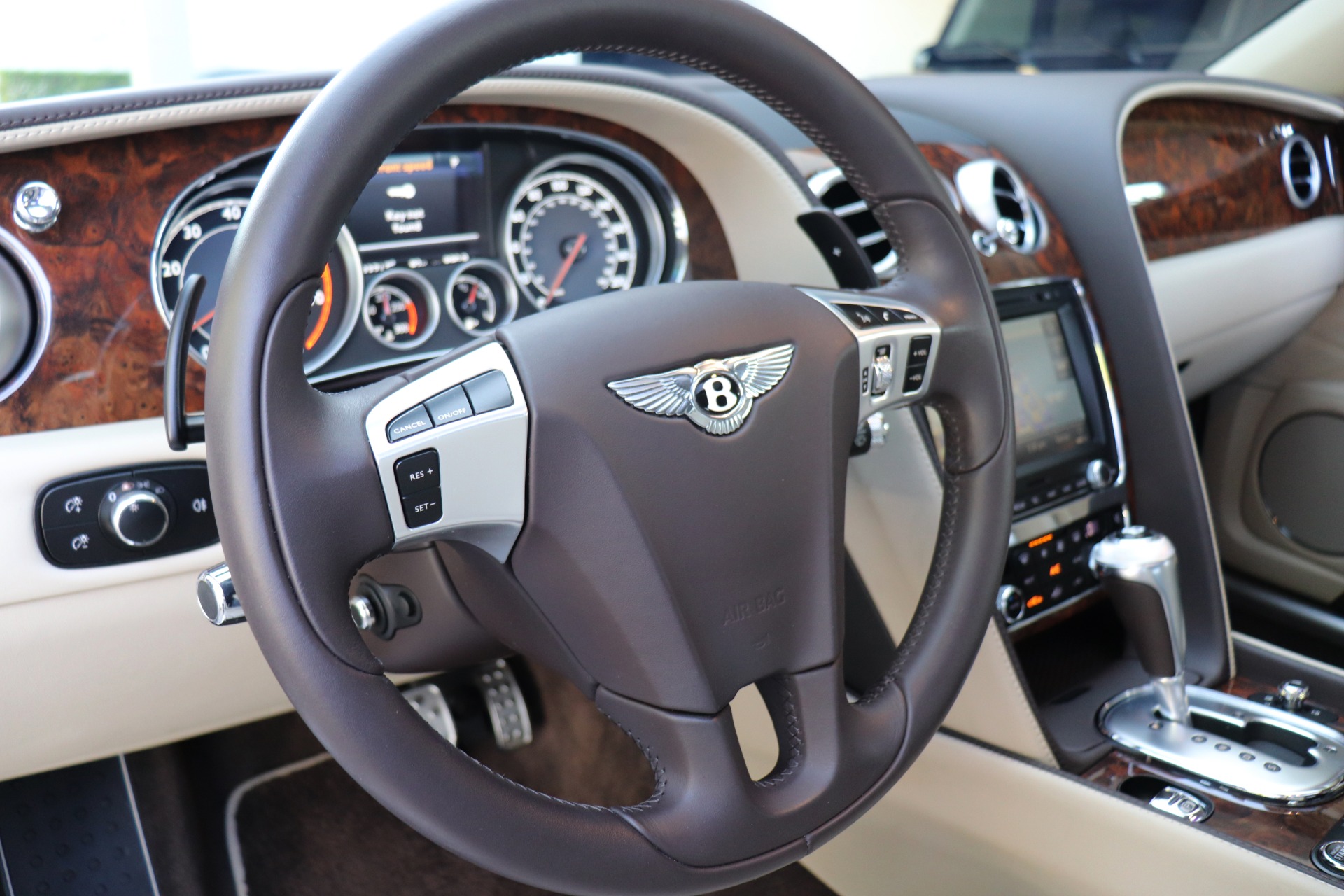Used-2014-Bentley-Flying-Spur