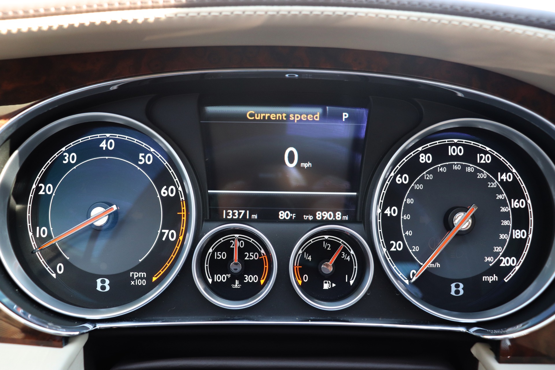 Used-2014-Bentley-Flying-Spur