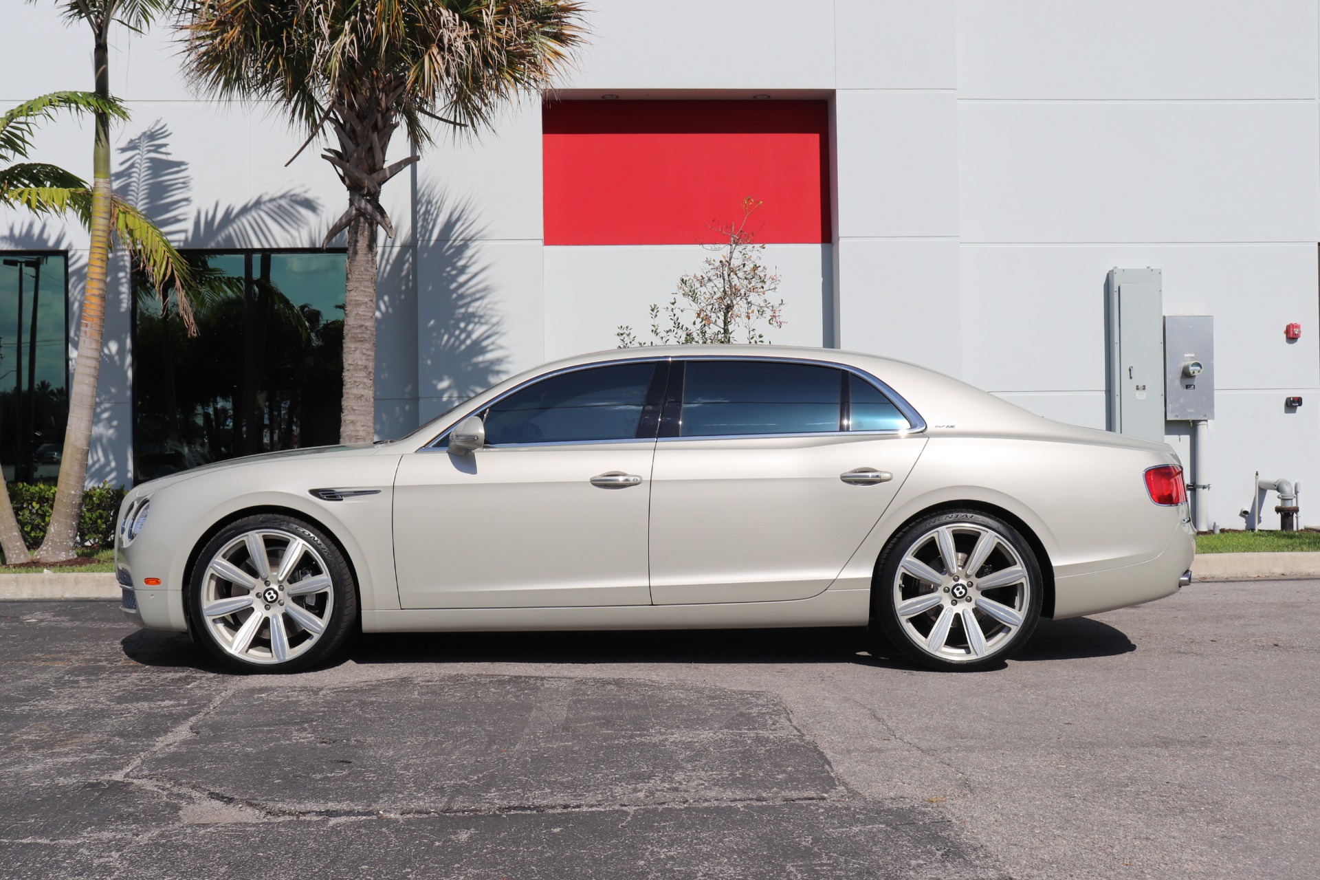 Used-2014-Bentley-Flying-Spur