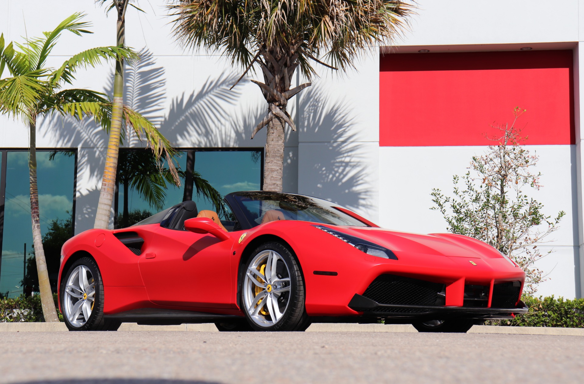 Used-2018-Ferrari-488-Spider