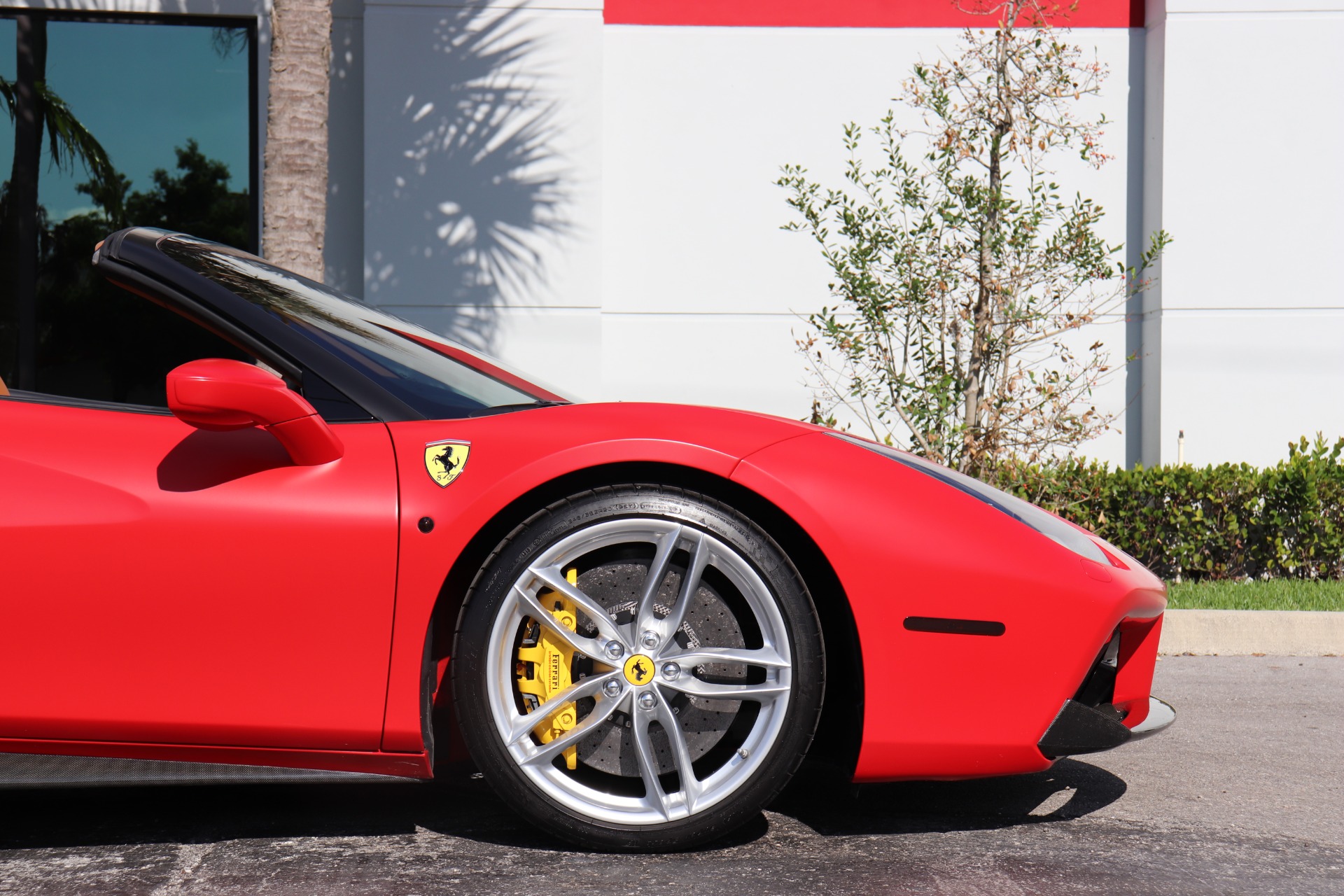 Used-2018-Ferrari-488-Spider