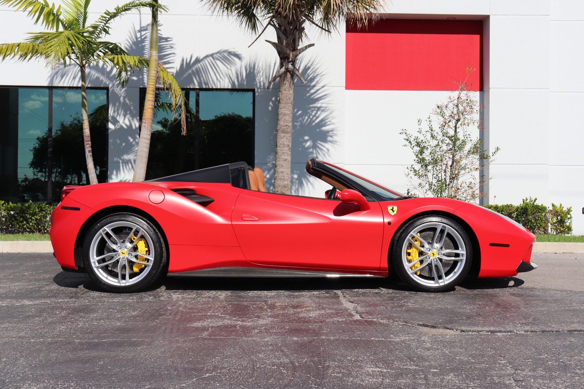 Used-2018-Ferrari-488-Spider