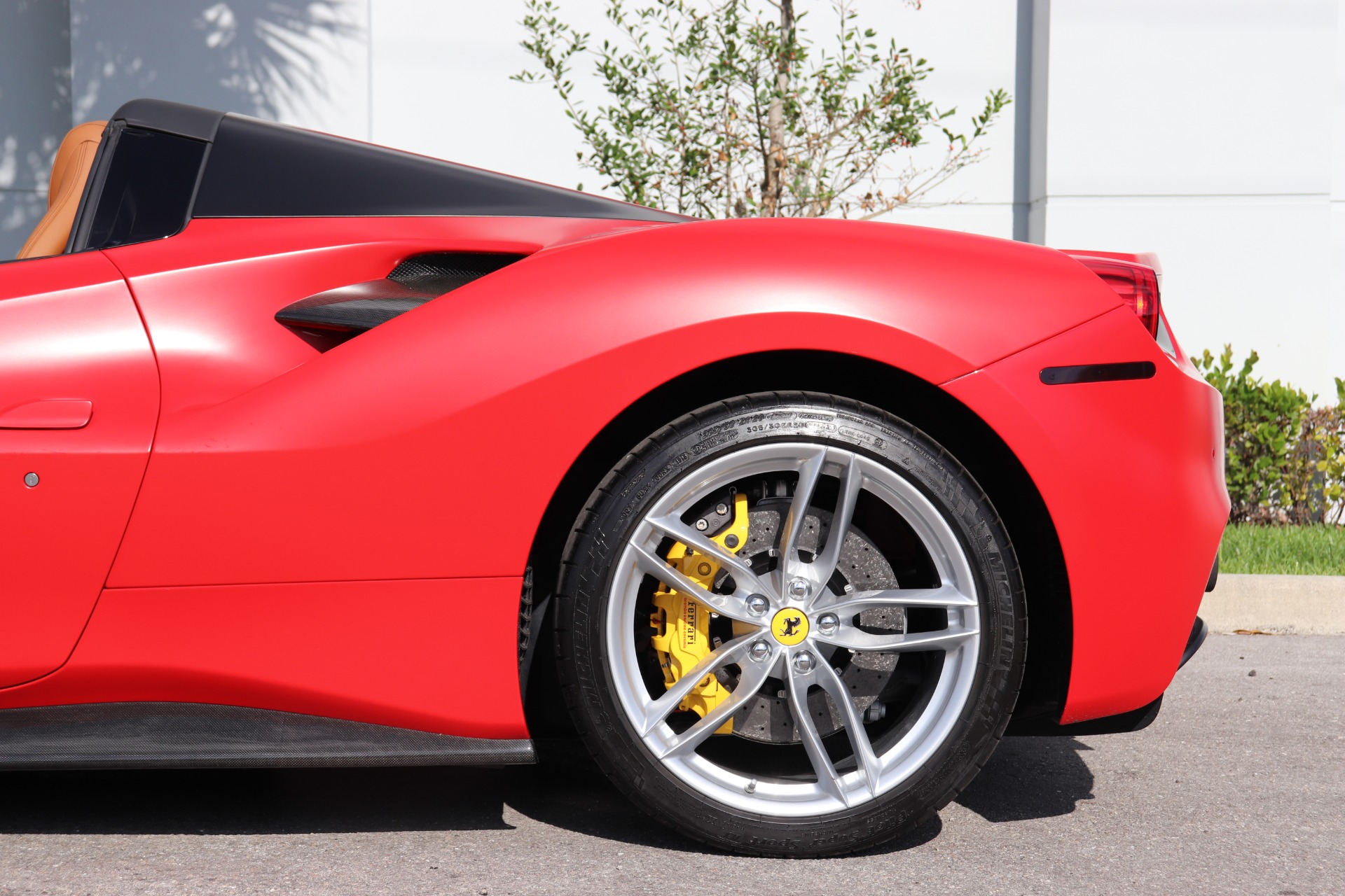 Used-2018-Ferrari-488-Spider