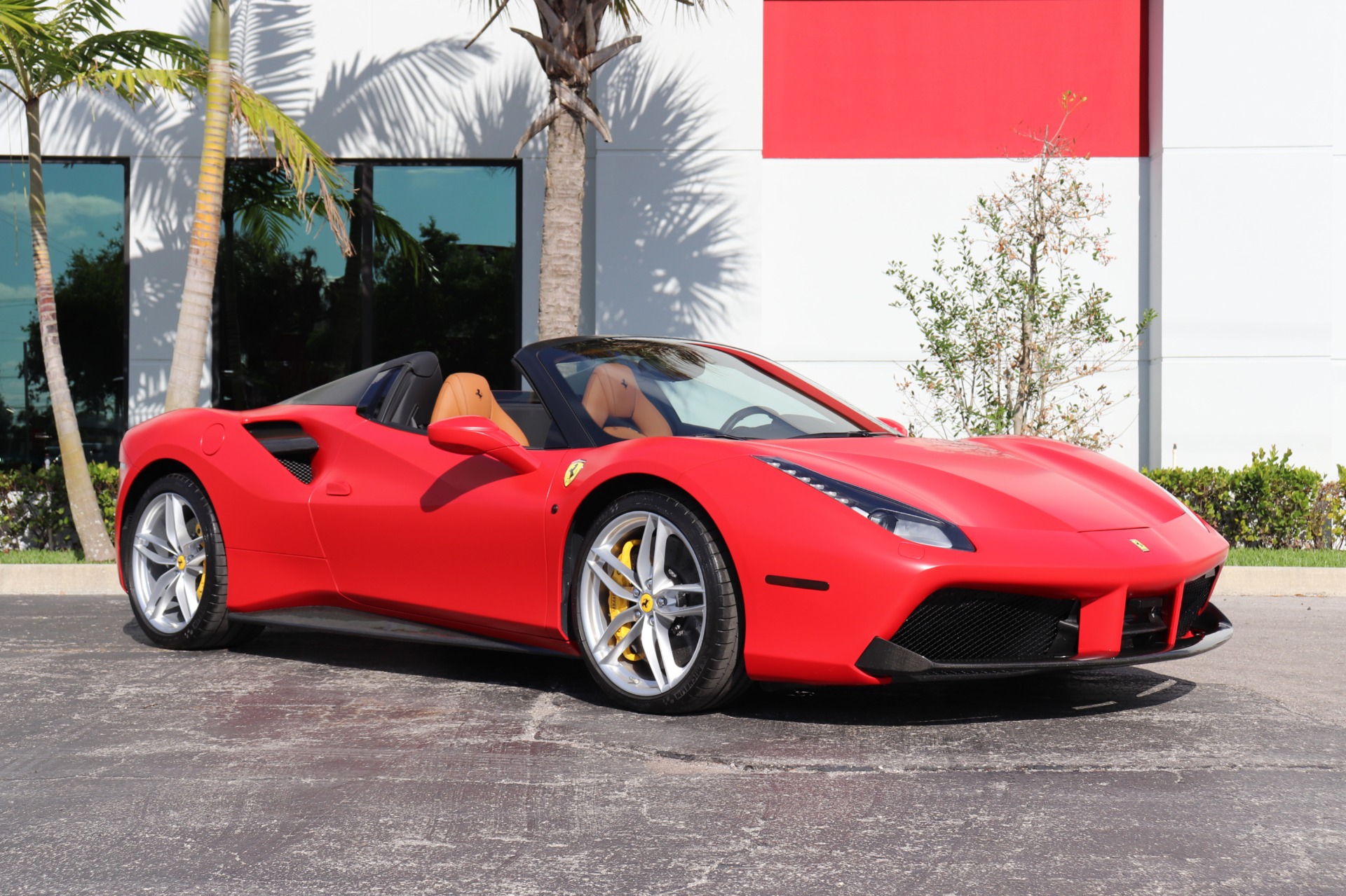 Used-2018-Ferrari-488-Spider