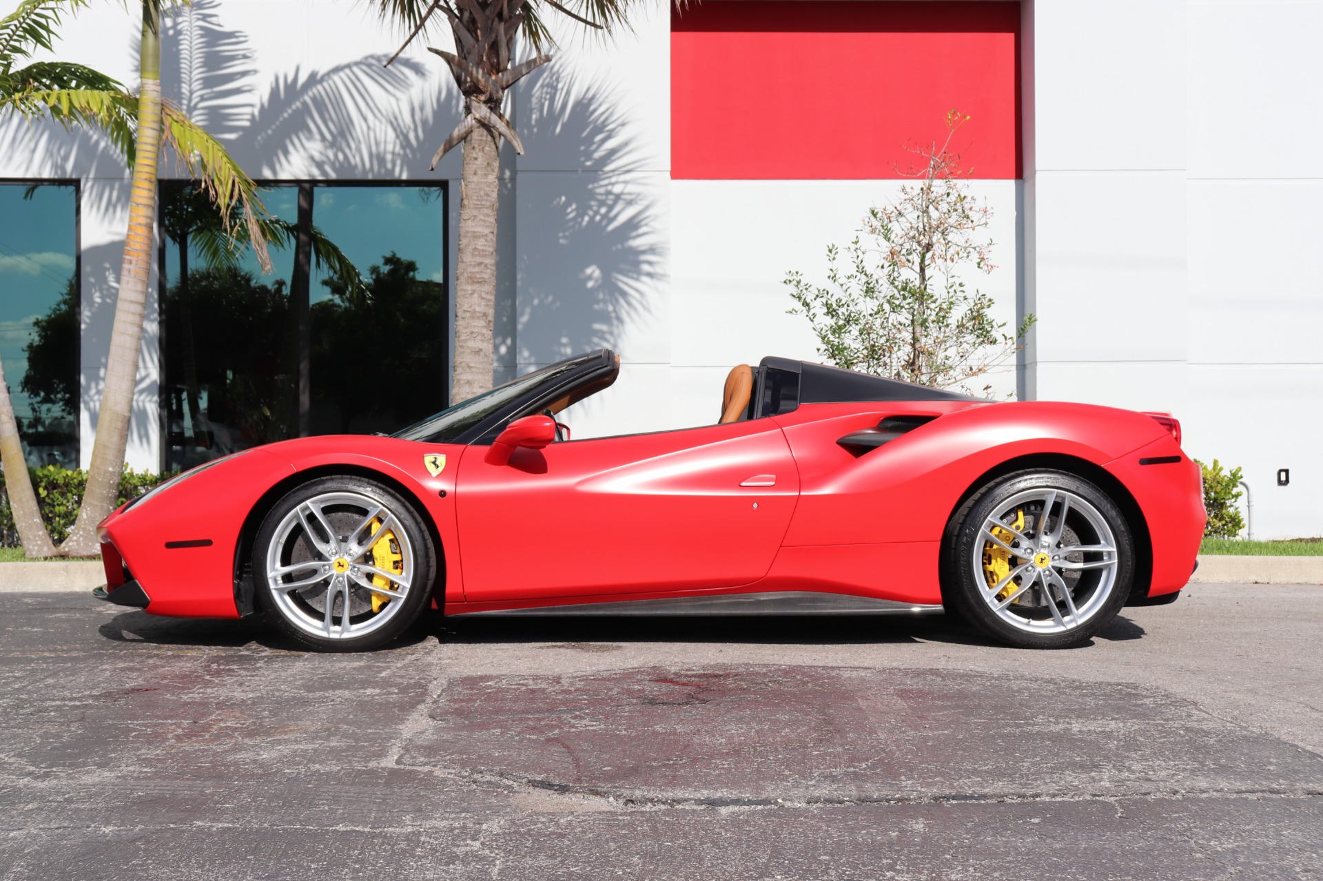Used-2018-Ferrari-488-Spider
