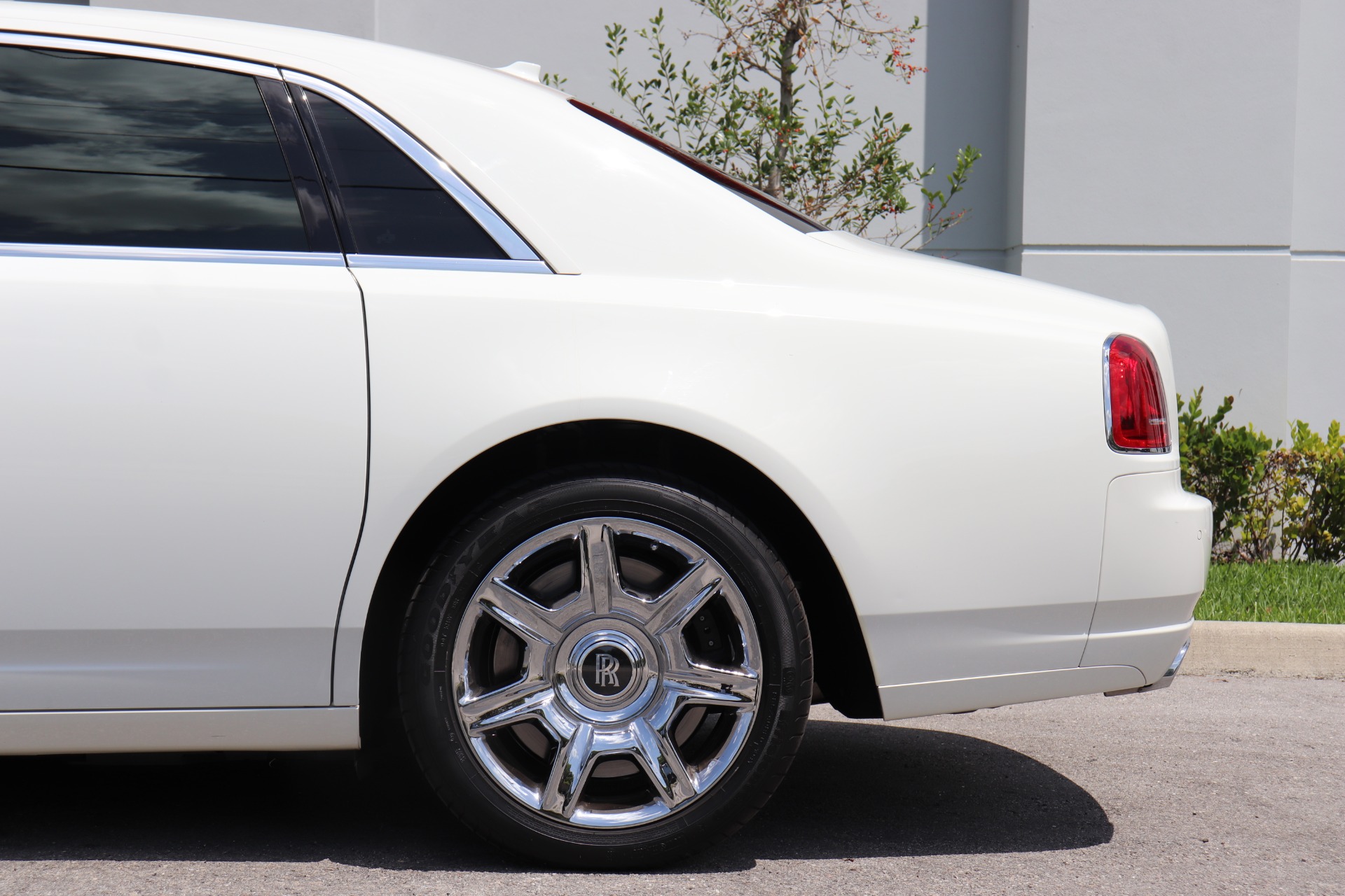 Used-2011-Rolls-Royce-Ghost