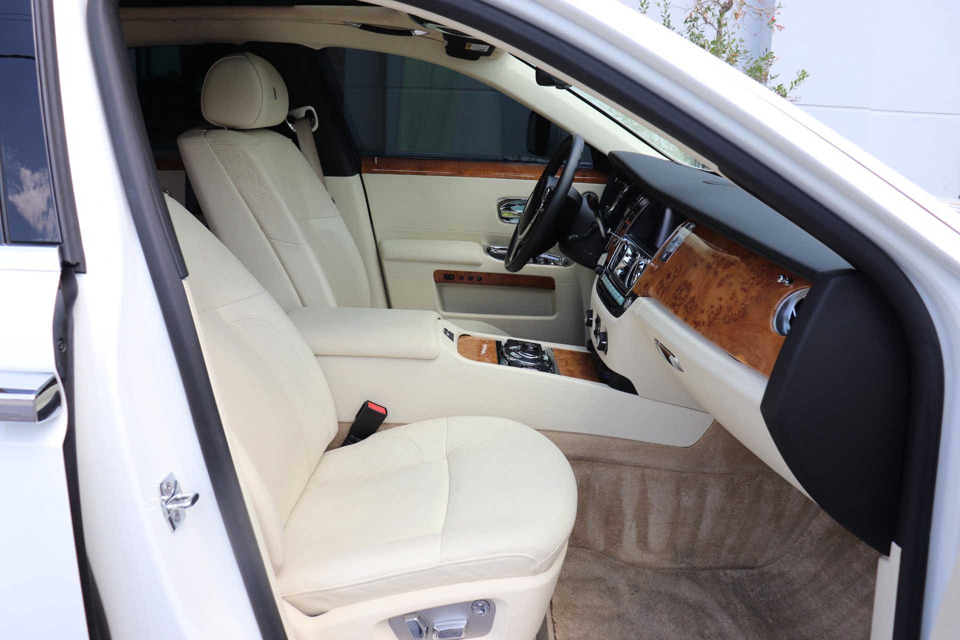 Used-2011-Rolls-Royce-Ghost
