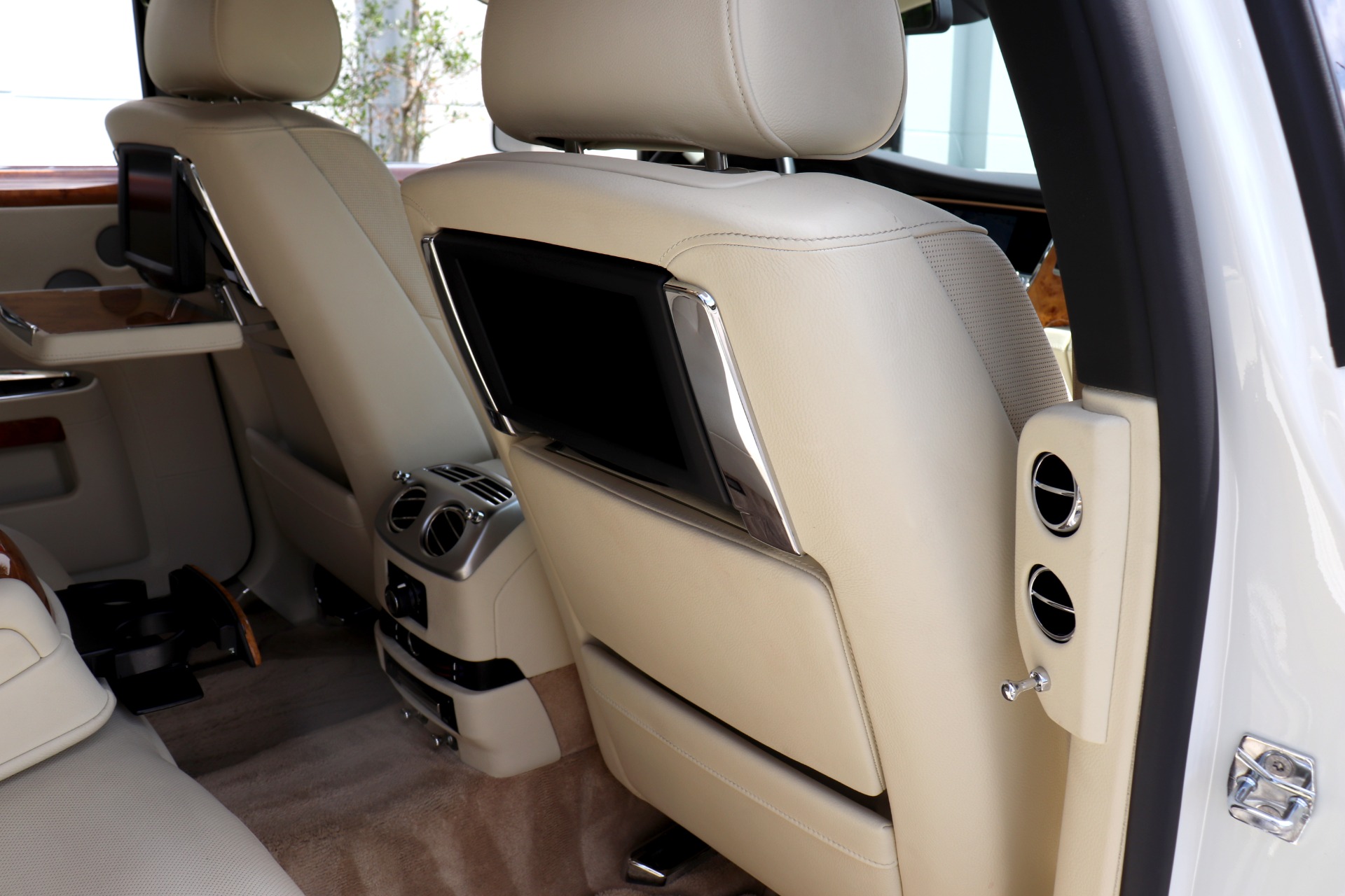 Used-2011-Rolls-Royce-Ghost
