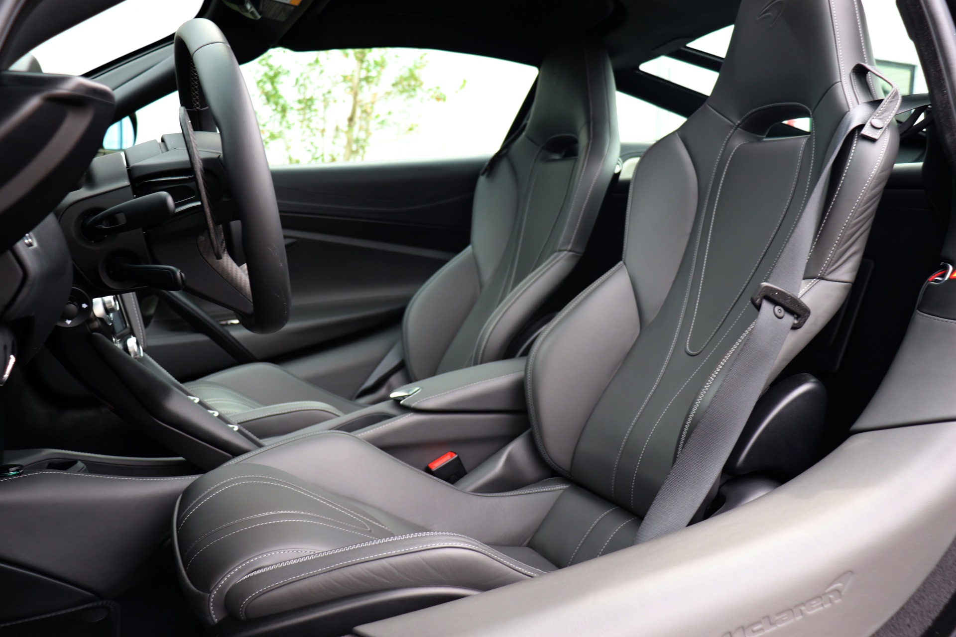 Used-2019-McLaren-720S-Luxury