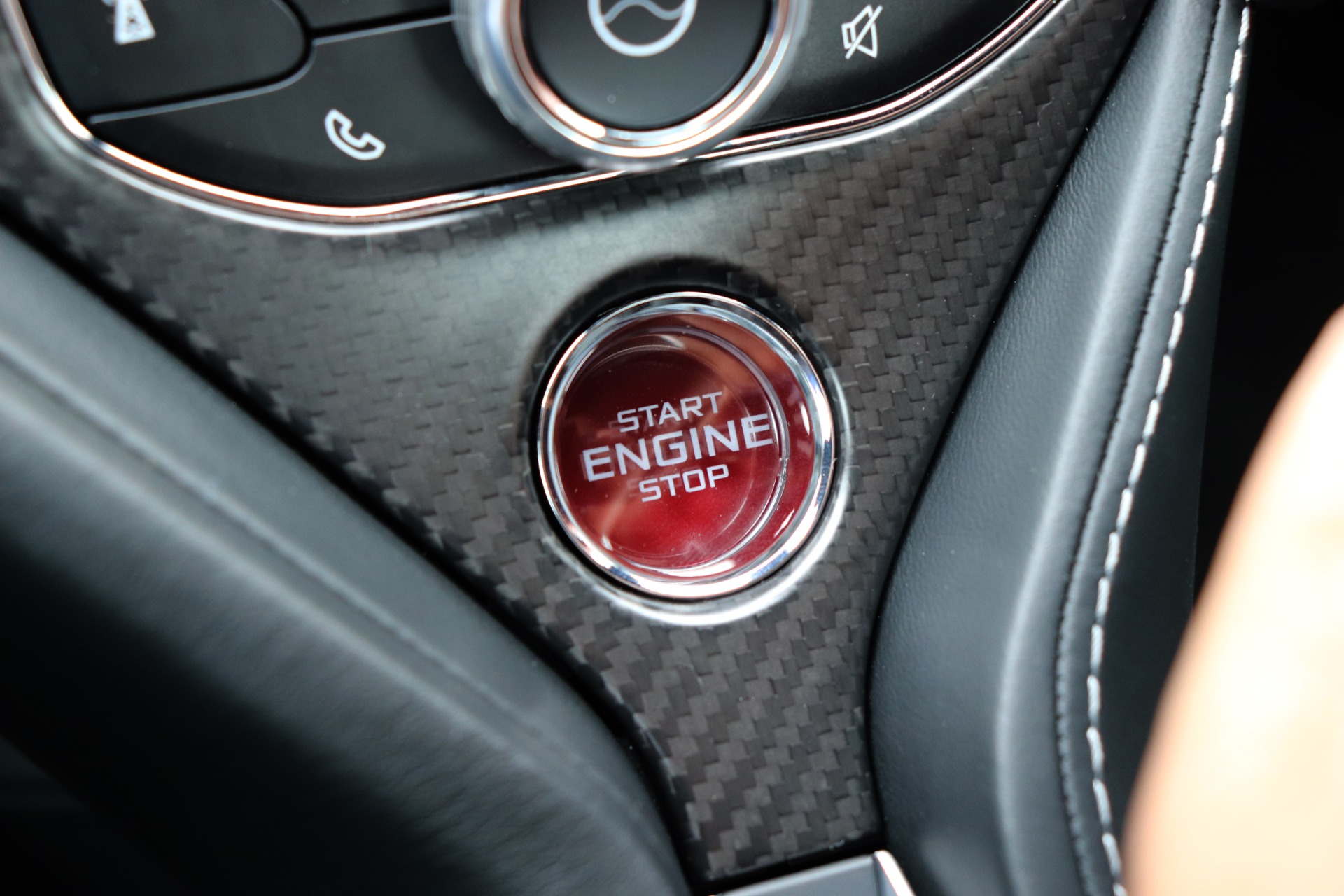 Used-2019-McLaren-720S-Luxury