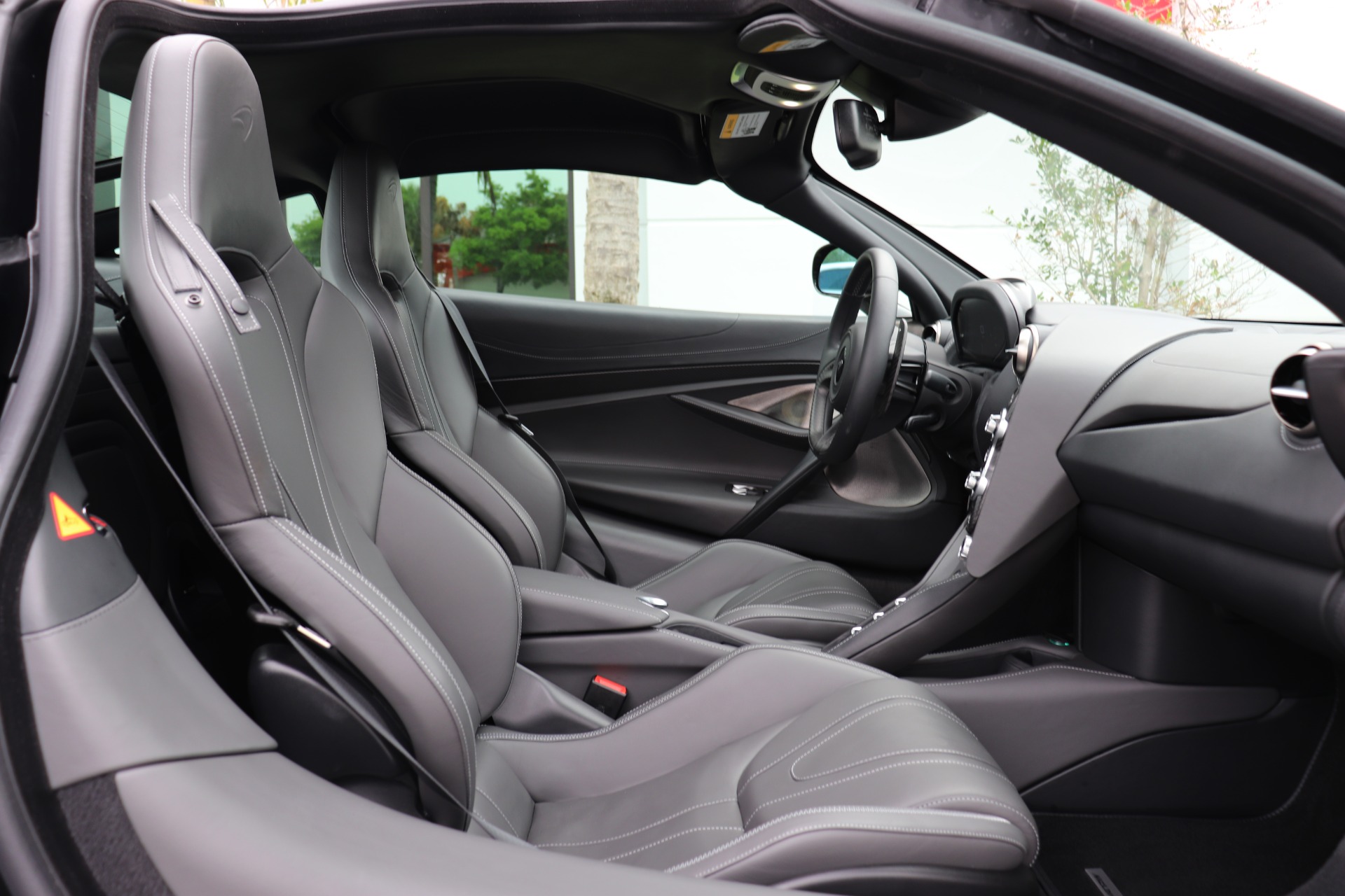 Used-2019-McLaren-720S-Luxury