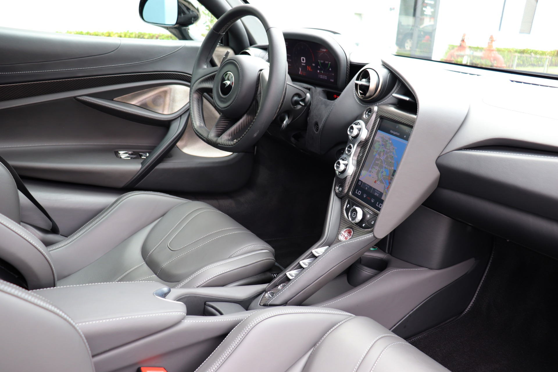 Used-2019-McLaren-720S-Luxury