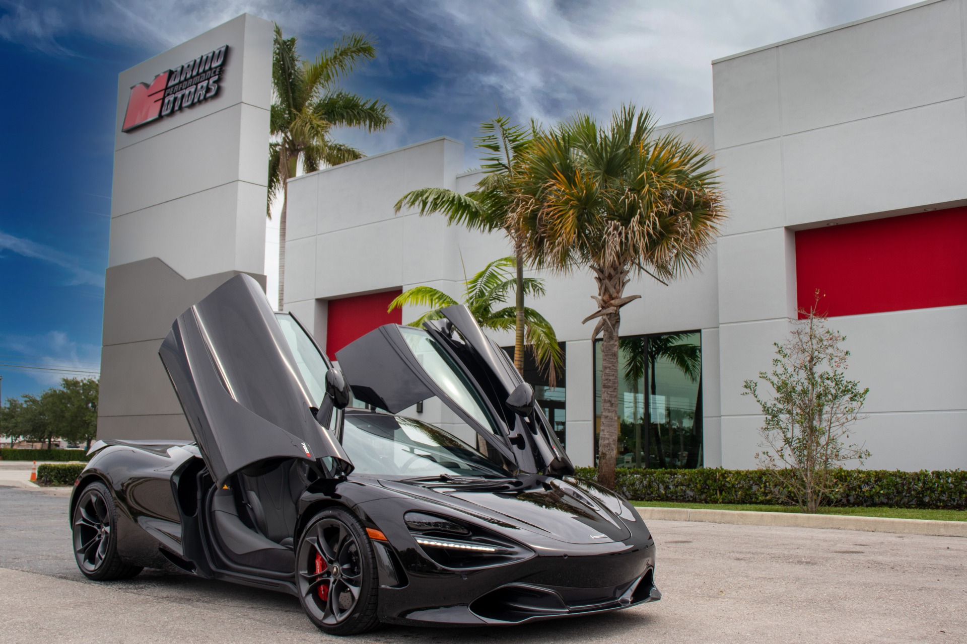 Used-2019-McLaren-720S-Luxury