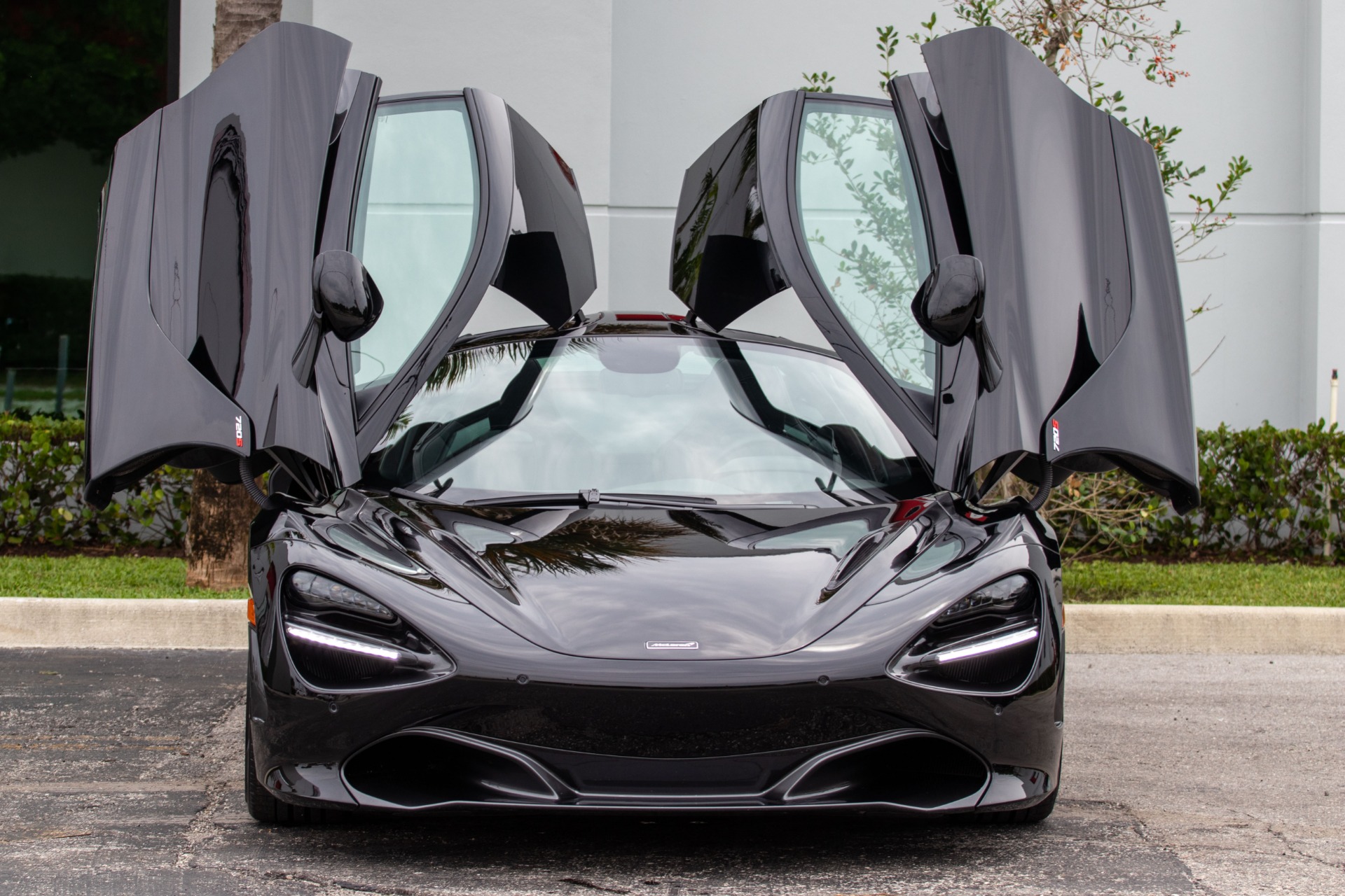 Used-2019-McLaren-720S-Luxury
