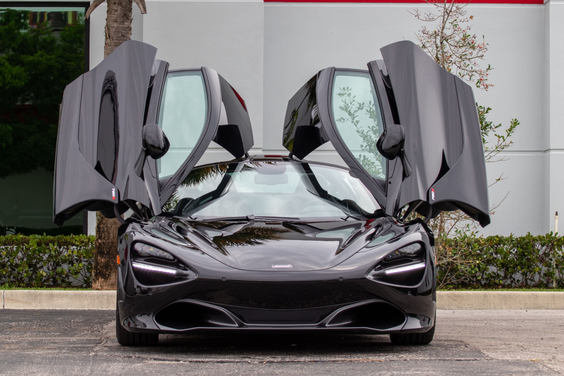 Used-2019-McLaren-720S-Luxury