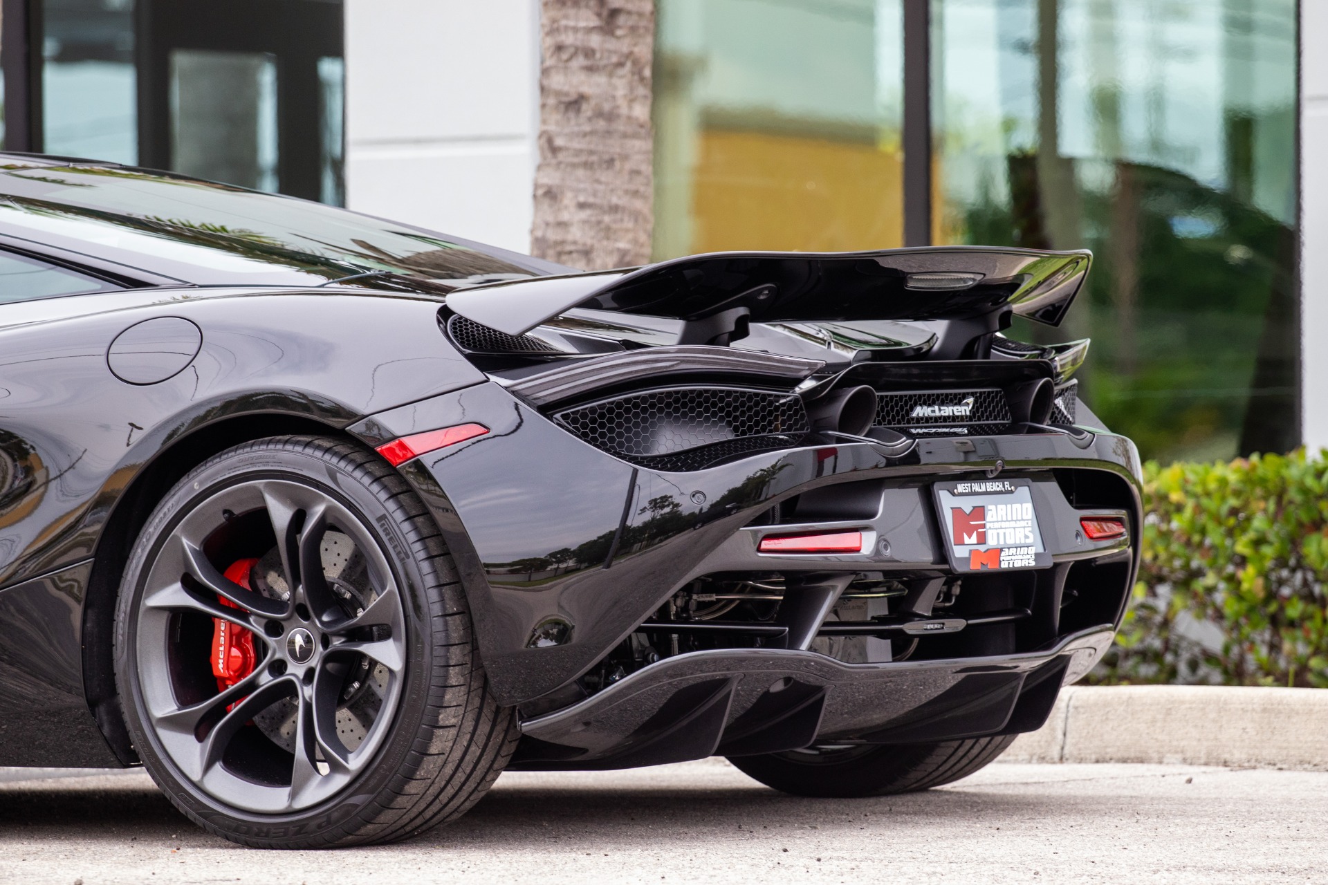Used-2019-McLaren-720S-Luxury