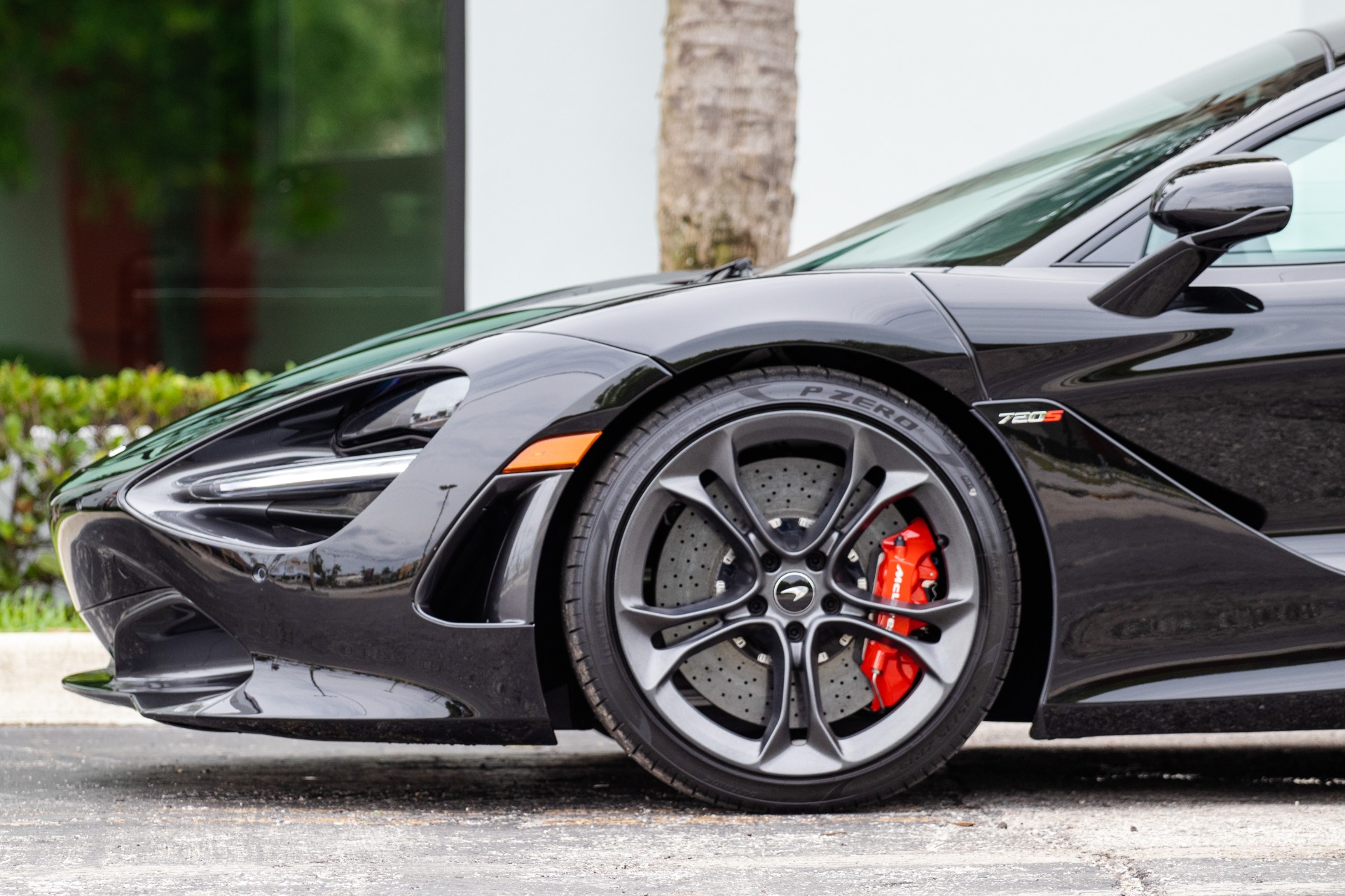 Used-2019-McLaren-720S-Luxury