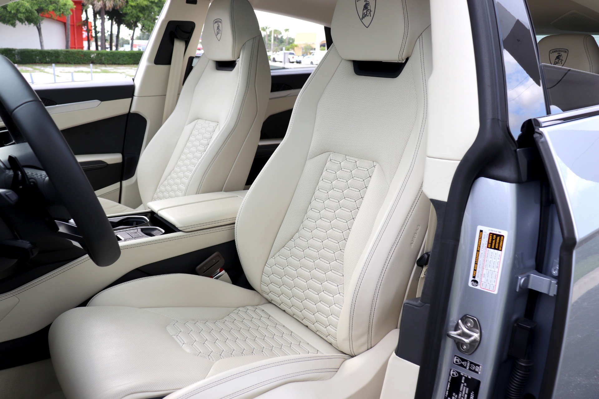 Used-2020-Lamborghini-Urus