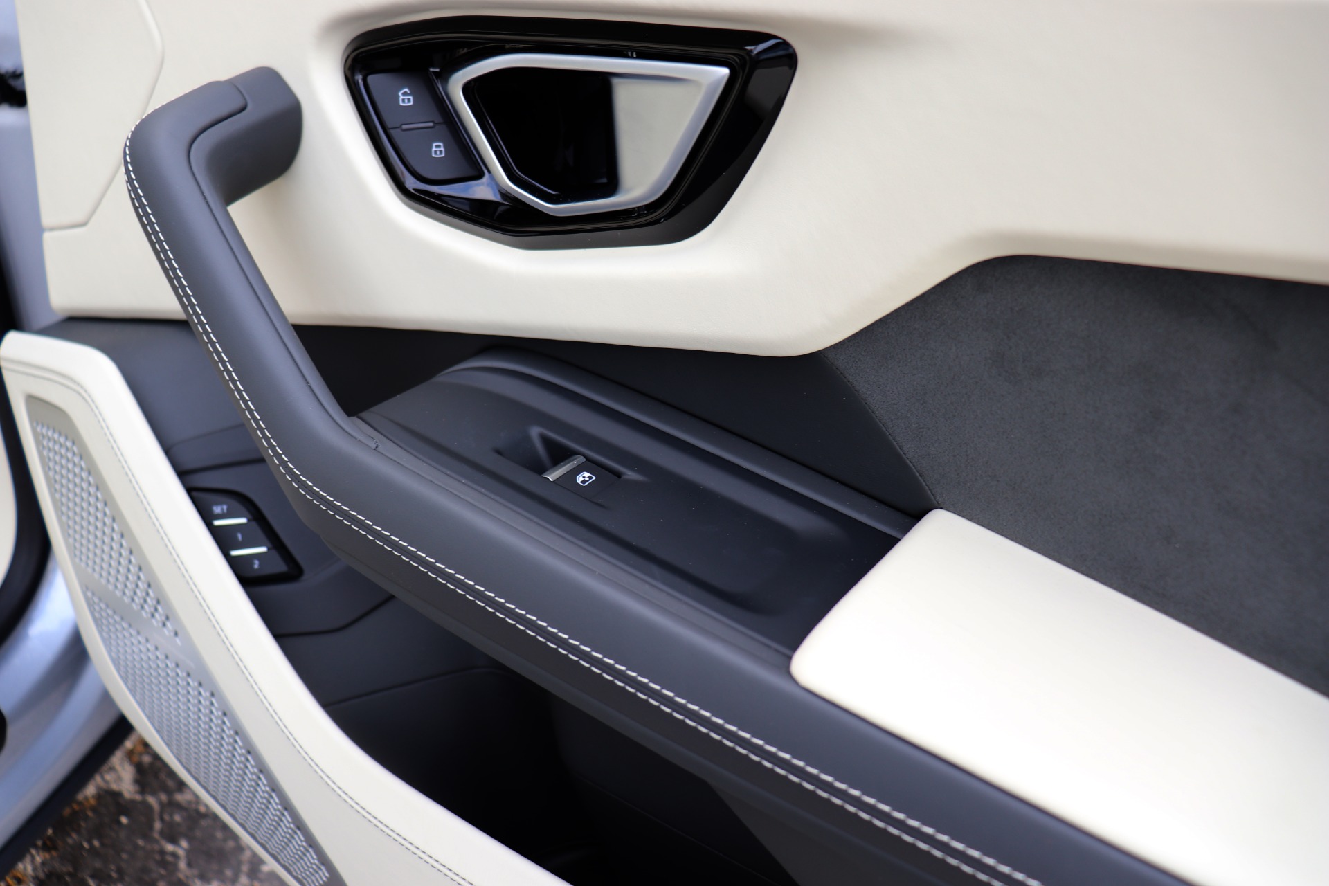 Used-2020-Lamborghini-Urus