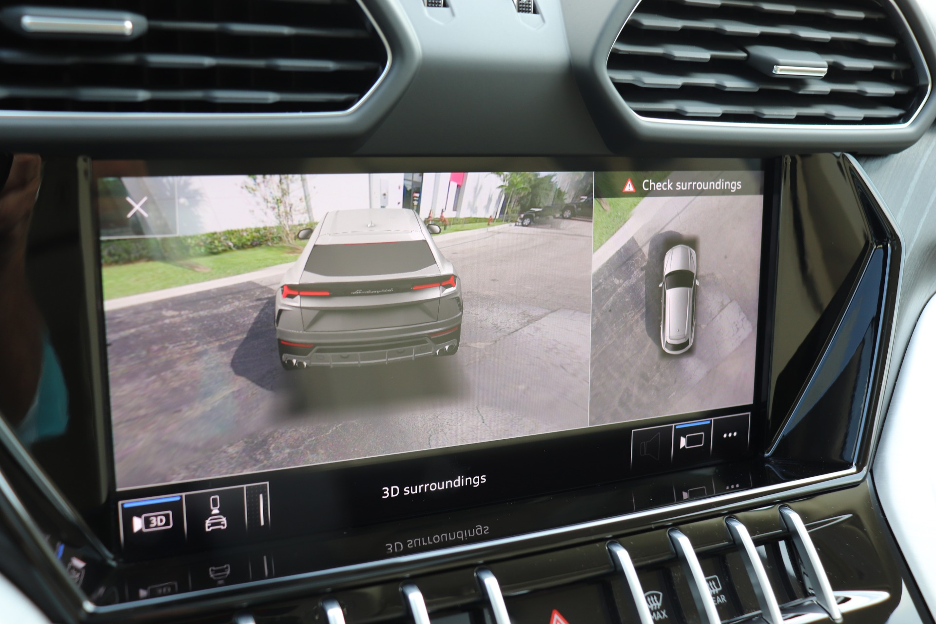 Used-2020-Lamborghini-Urus