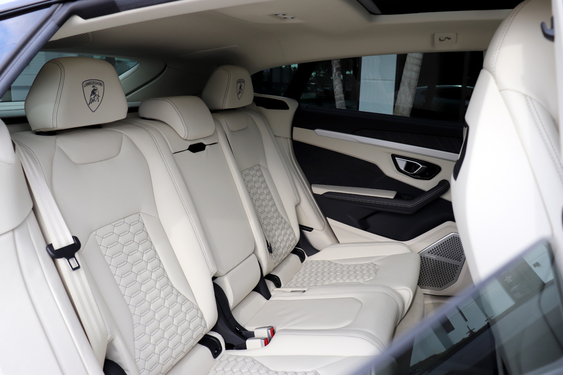 Used-2020-Lamborghini-Urus