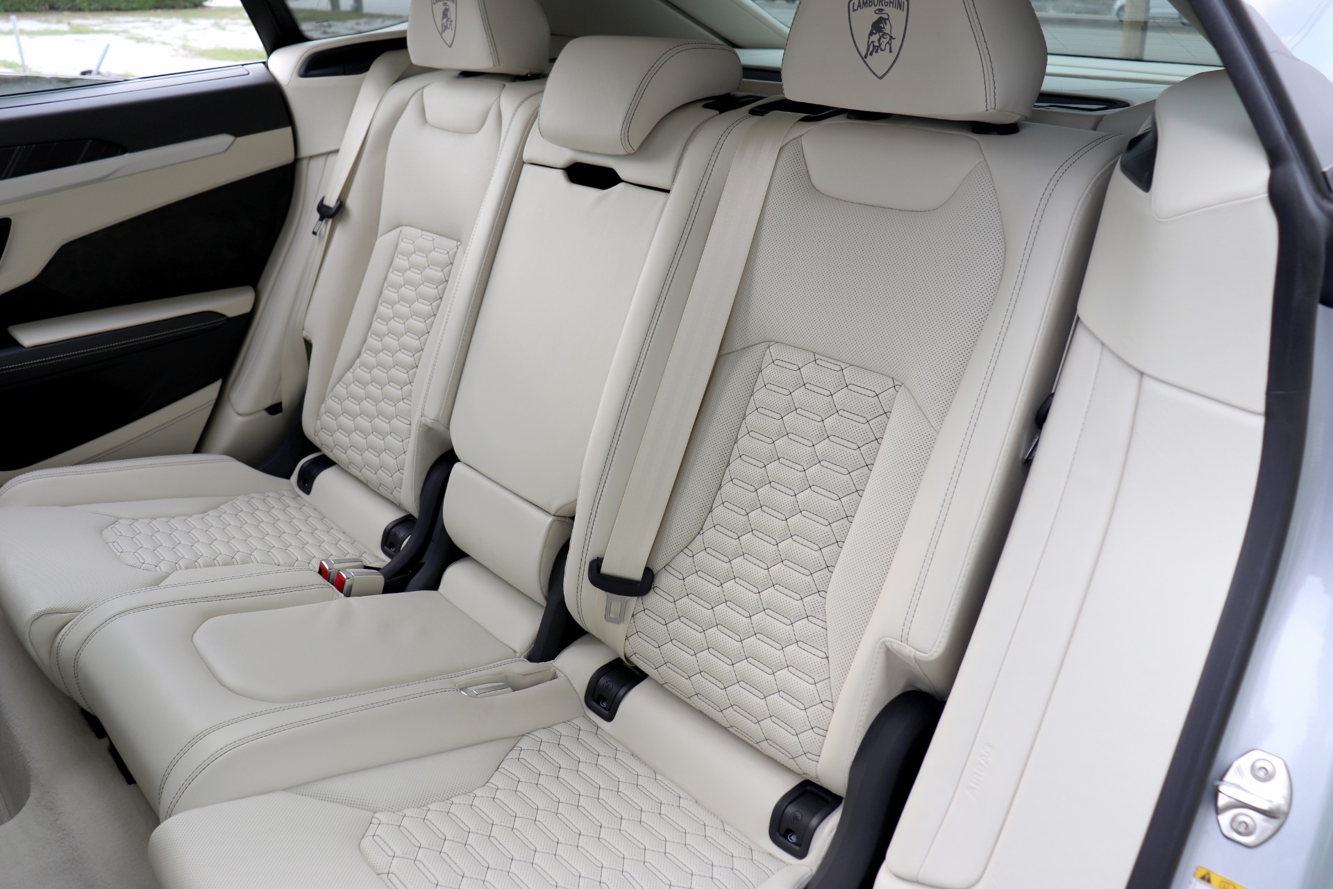Used-2020-Lamborghini-Urus