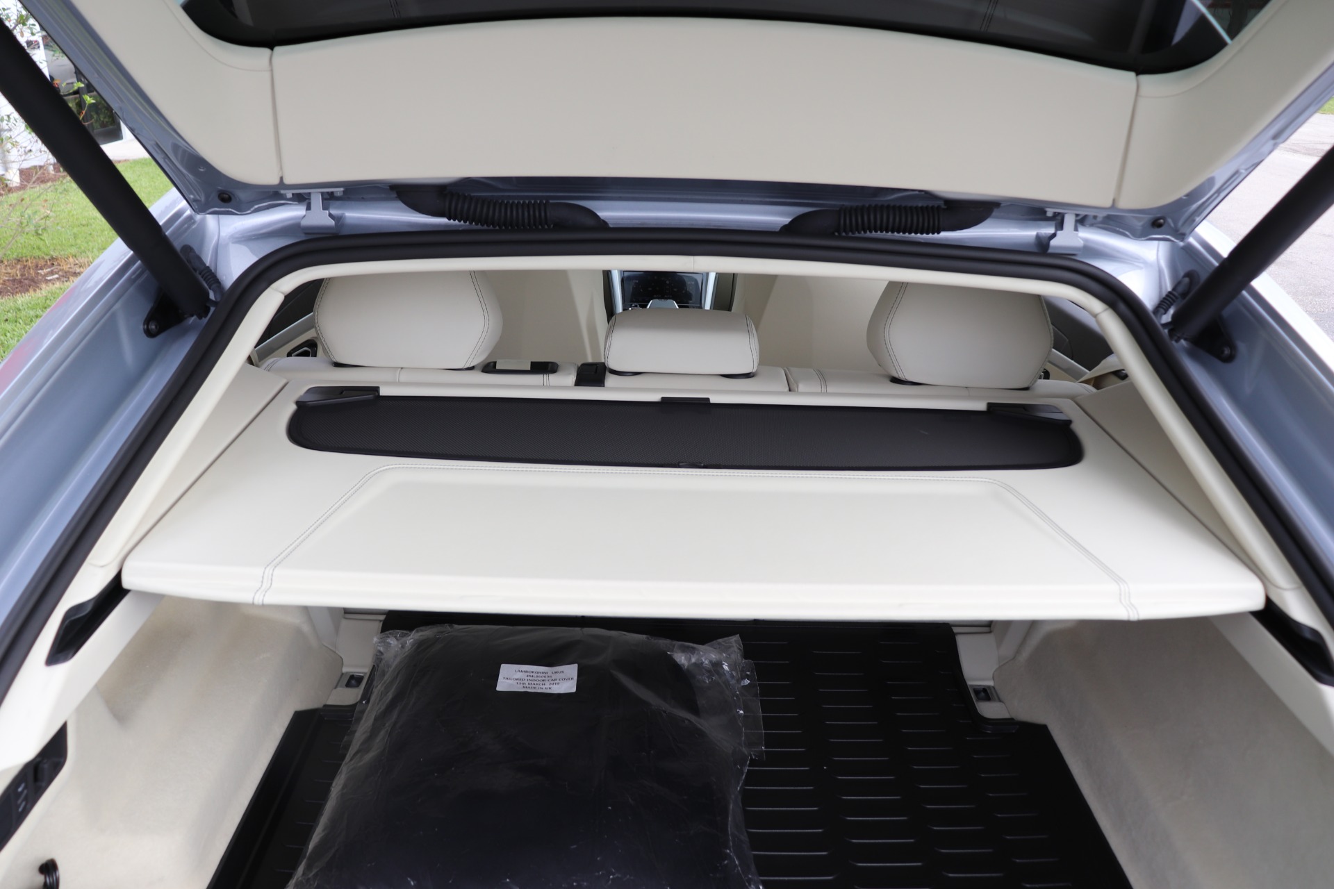Used-2020-Lamborghini-Urus