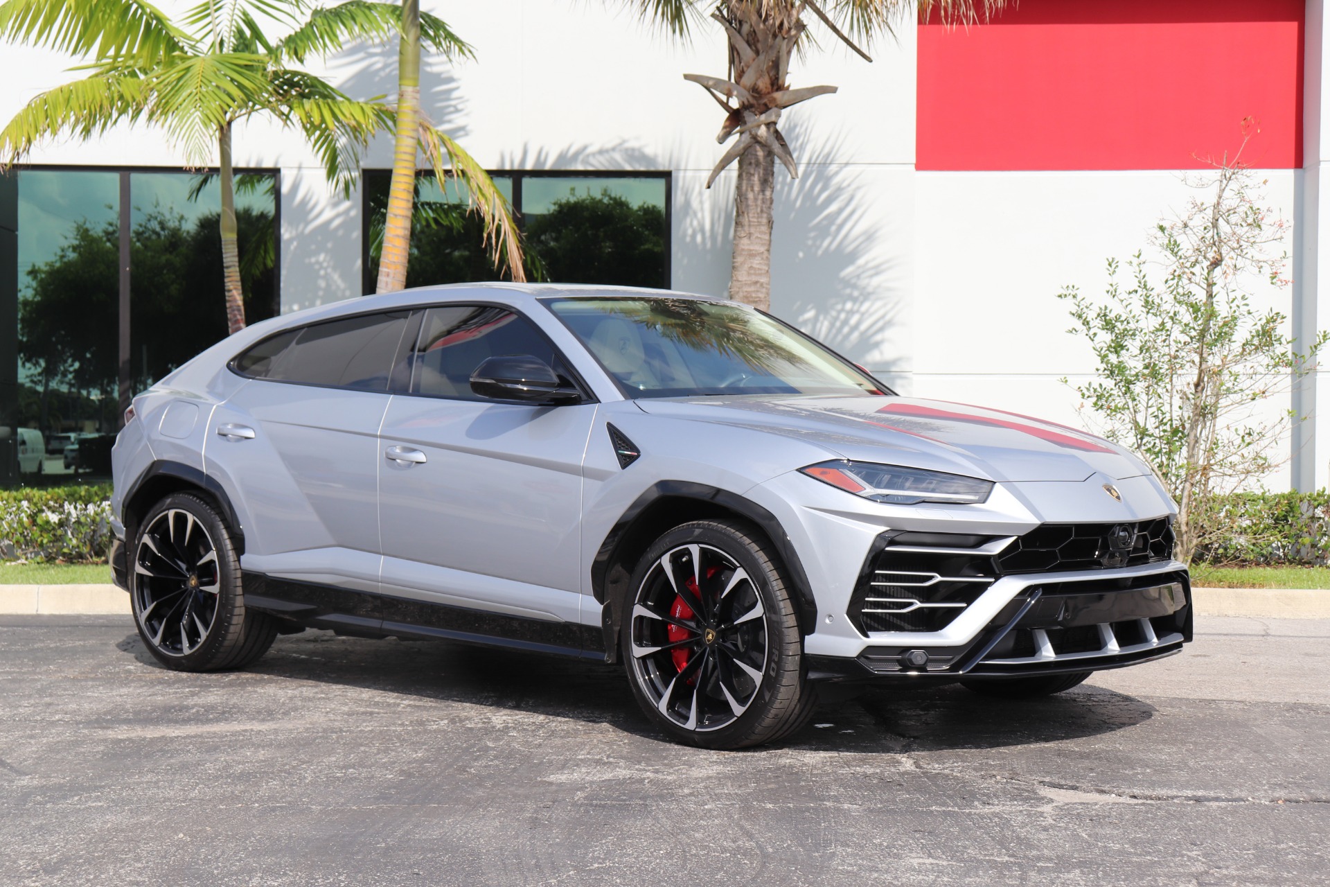 Used-2020-Lamborghini-Urus