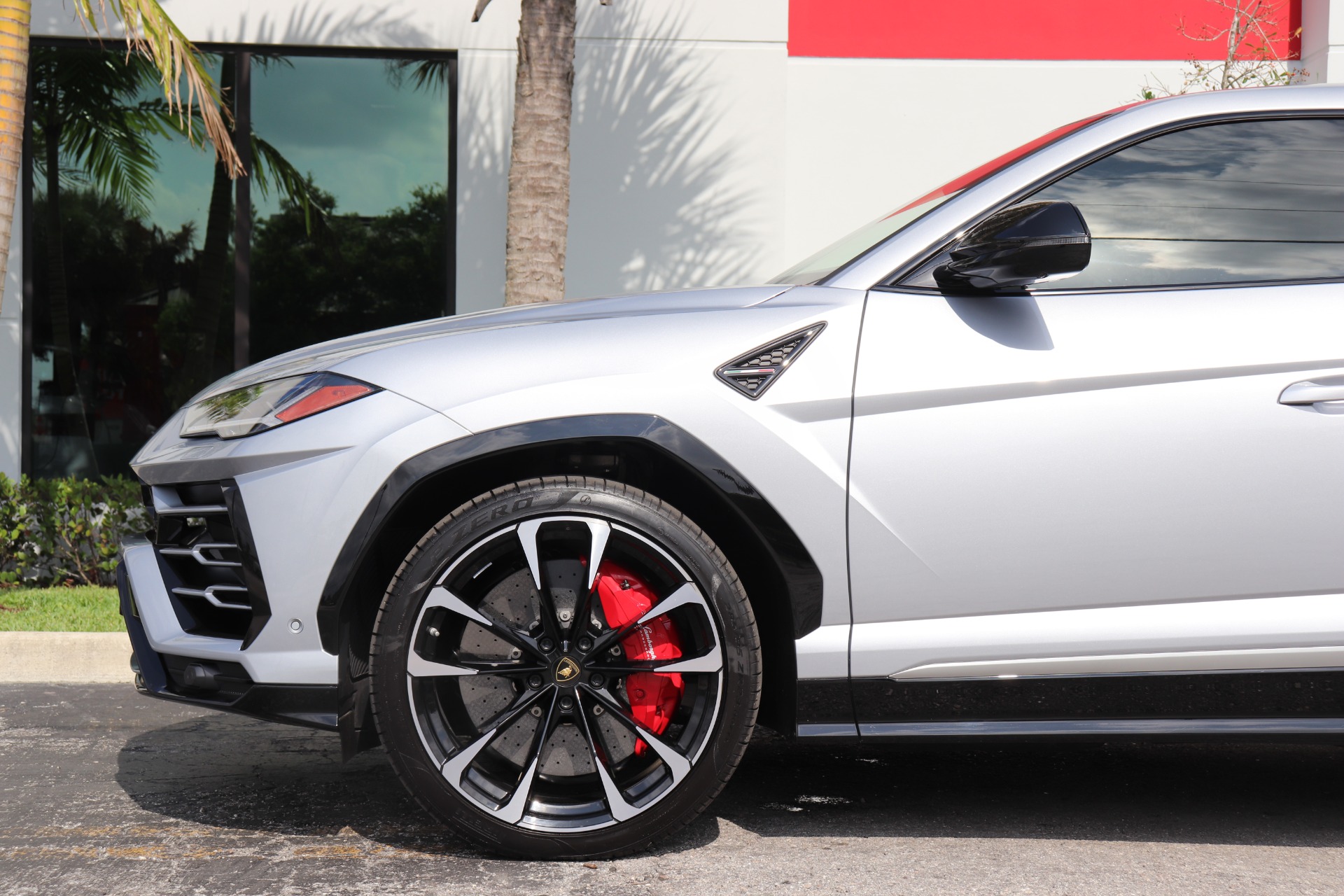 Used-2020-Lamborghini-Urus