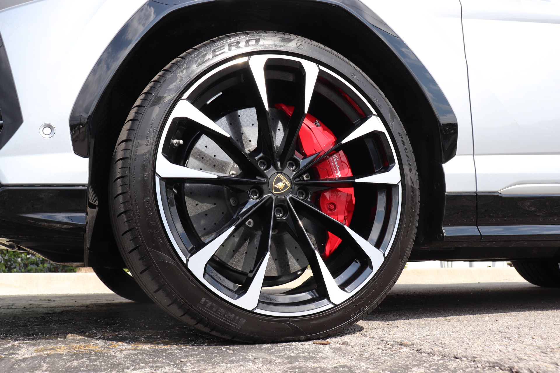Used-2020-Lamborghini-Urus