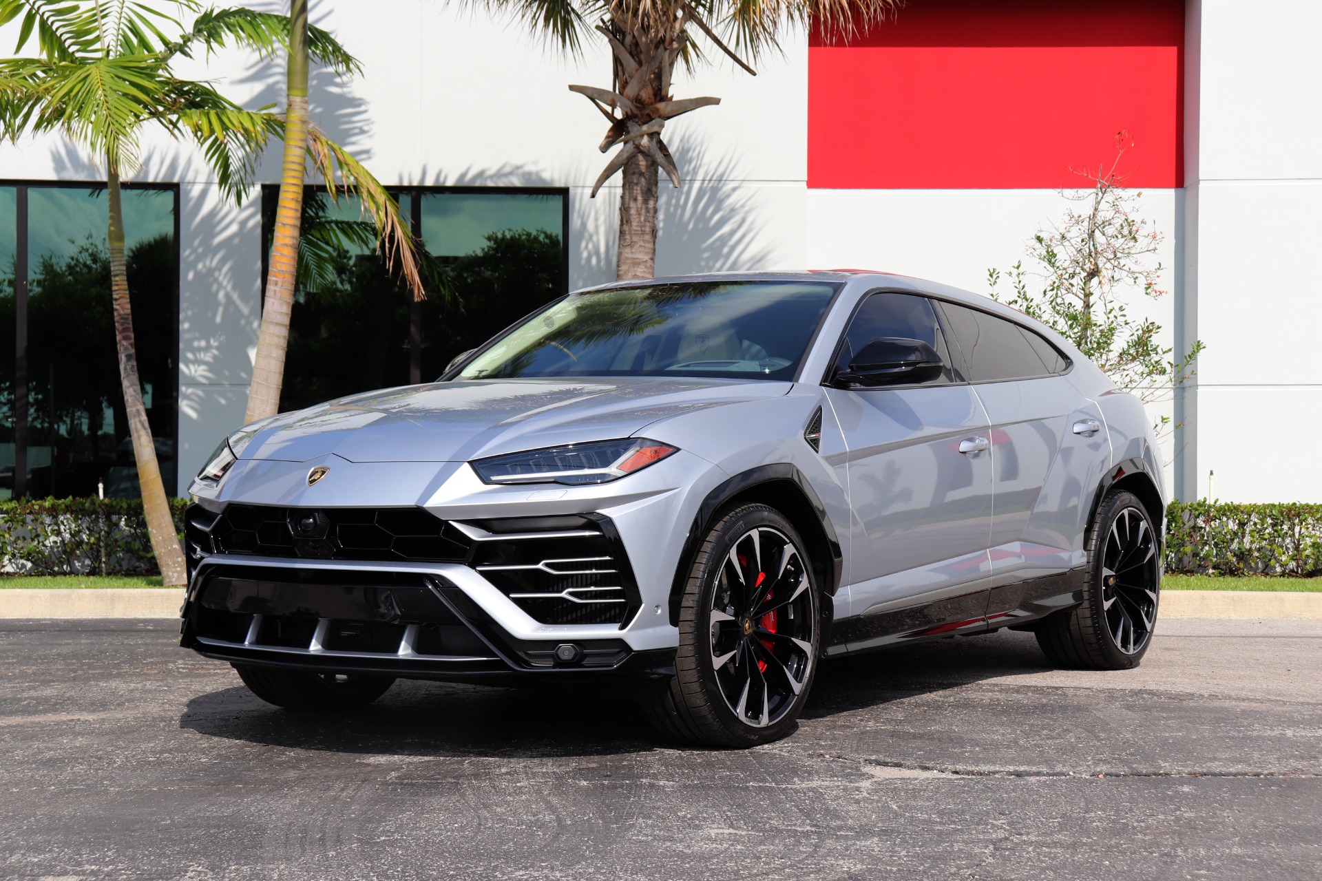 Used-2020-Lamborghini-Urus