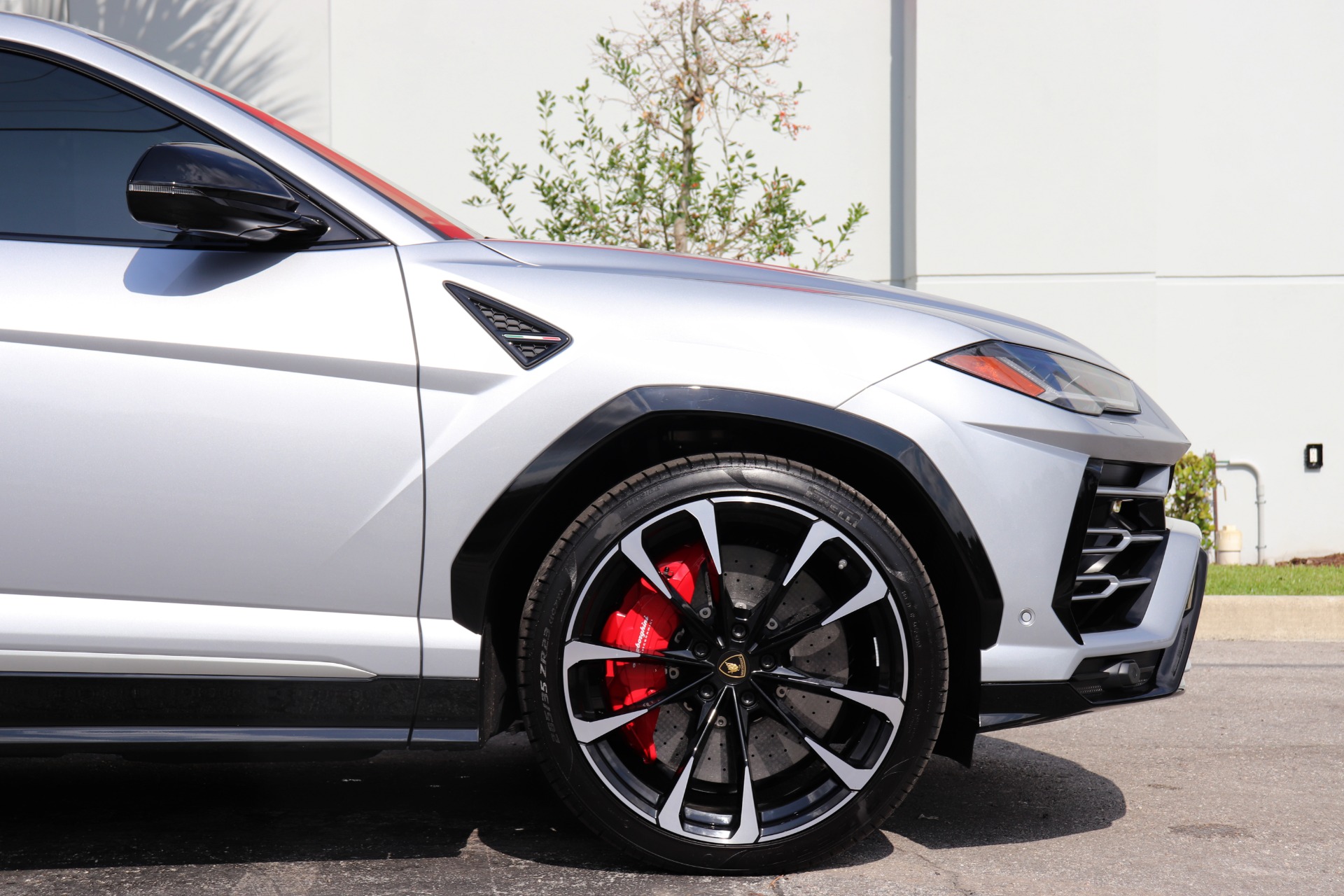 Used-2020-Lamborghini-Urus