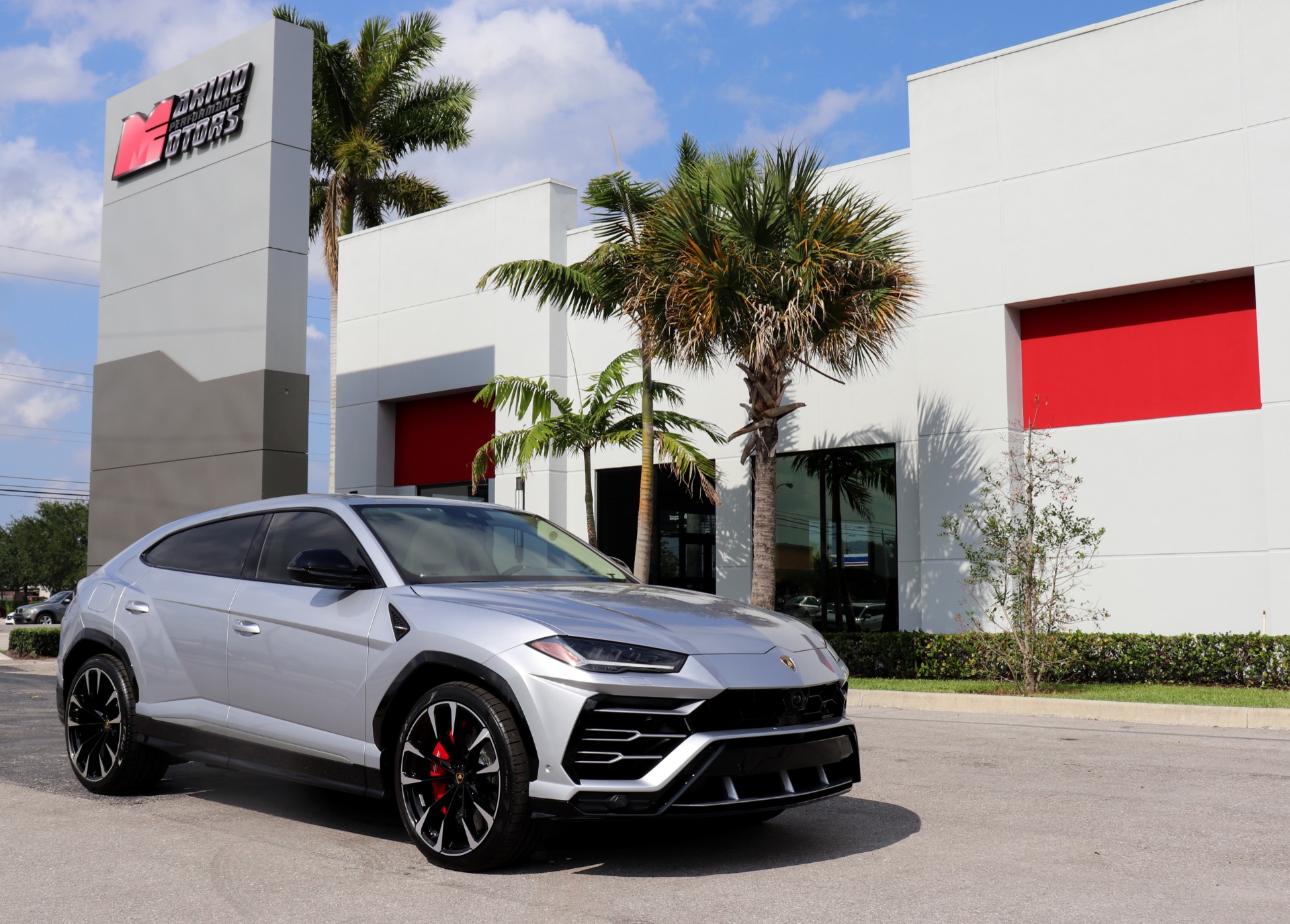 Used-2020-Lamborghini-Urus