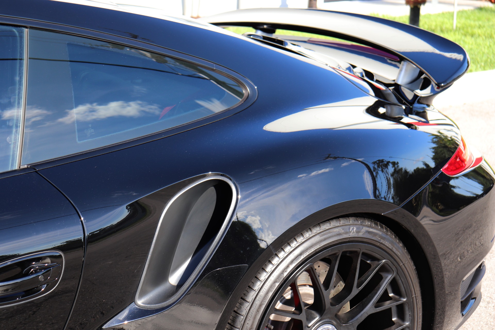 Used-2015-Porsche-911-Turbo