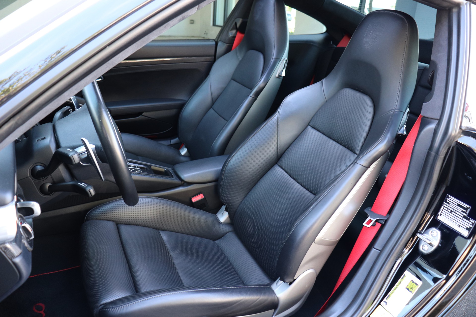 Used-2015-Porsche-911-Turbo