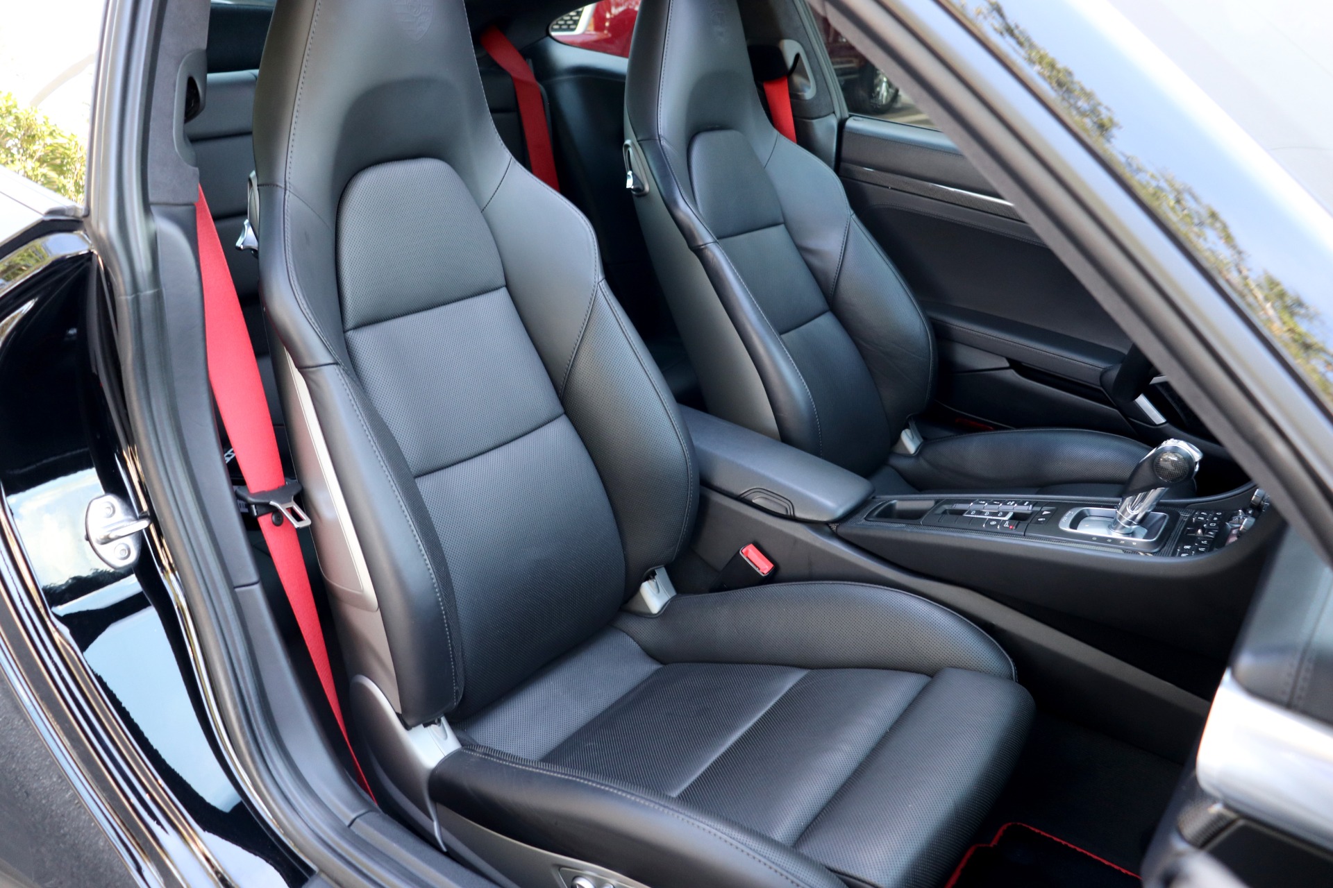 Used-2015-Porsche-911-Turbo
