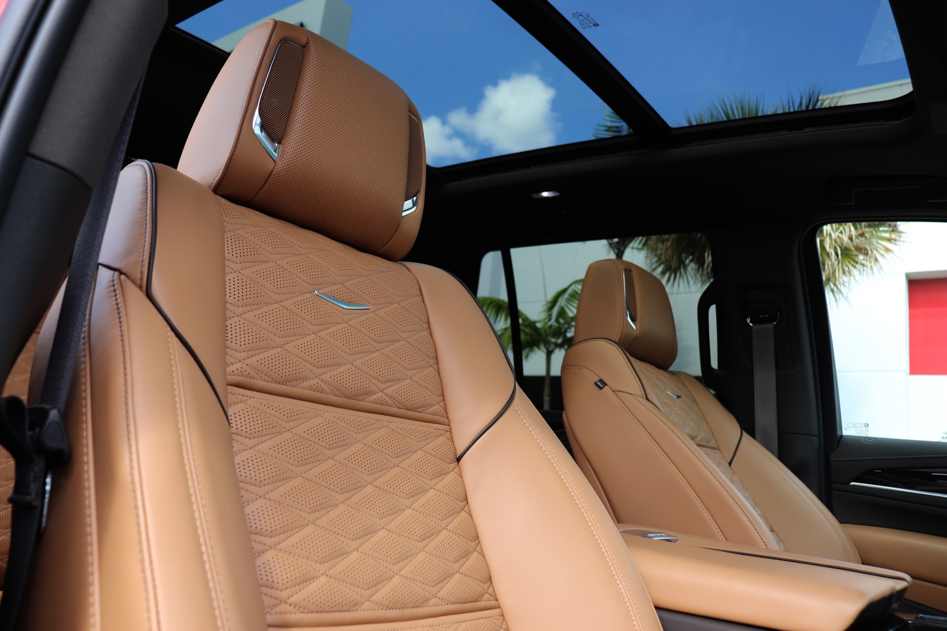 Used-2021-Cadillac-Escalade-Premium-Luxury