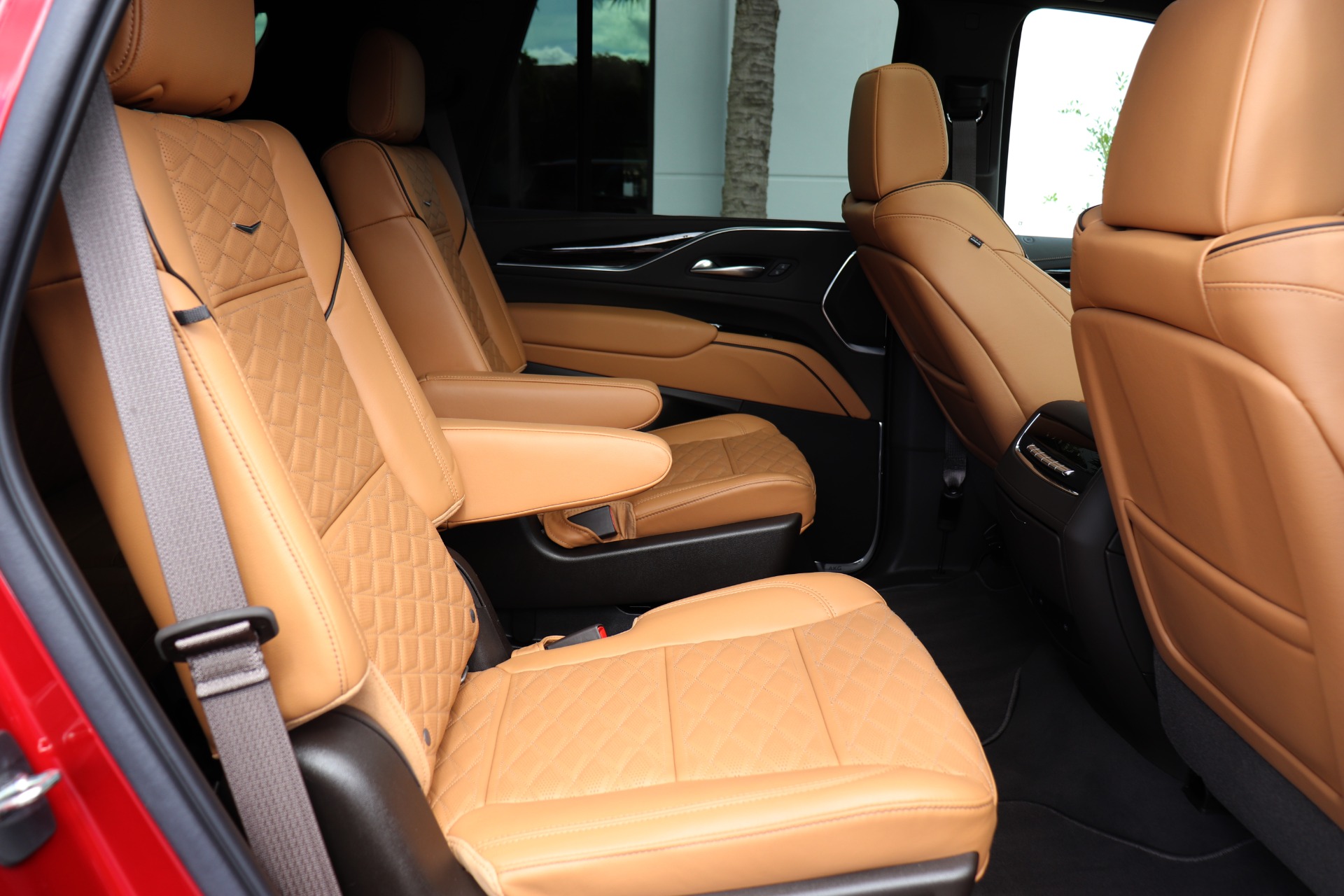 Used-2021-Cadillac-Escalade-Premium-Luxury