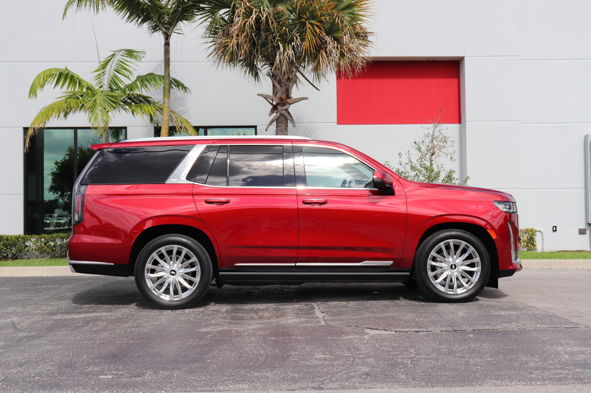 Used-2021-Cadillac-Escalade-Premium-Luxury