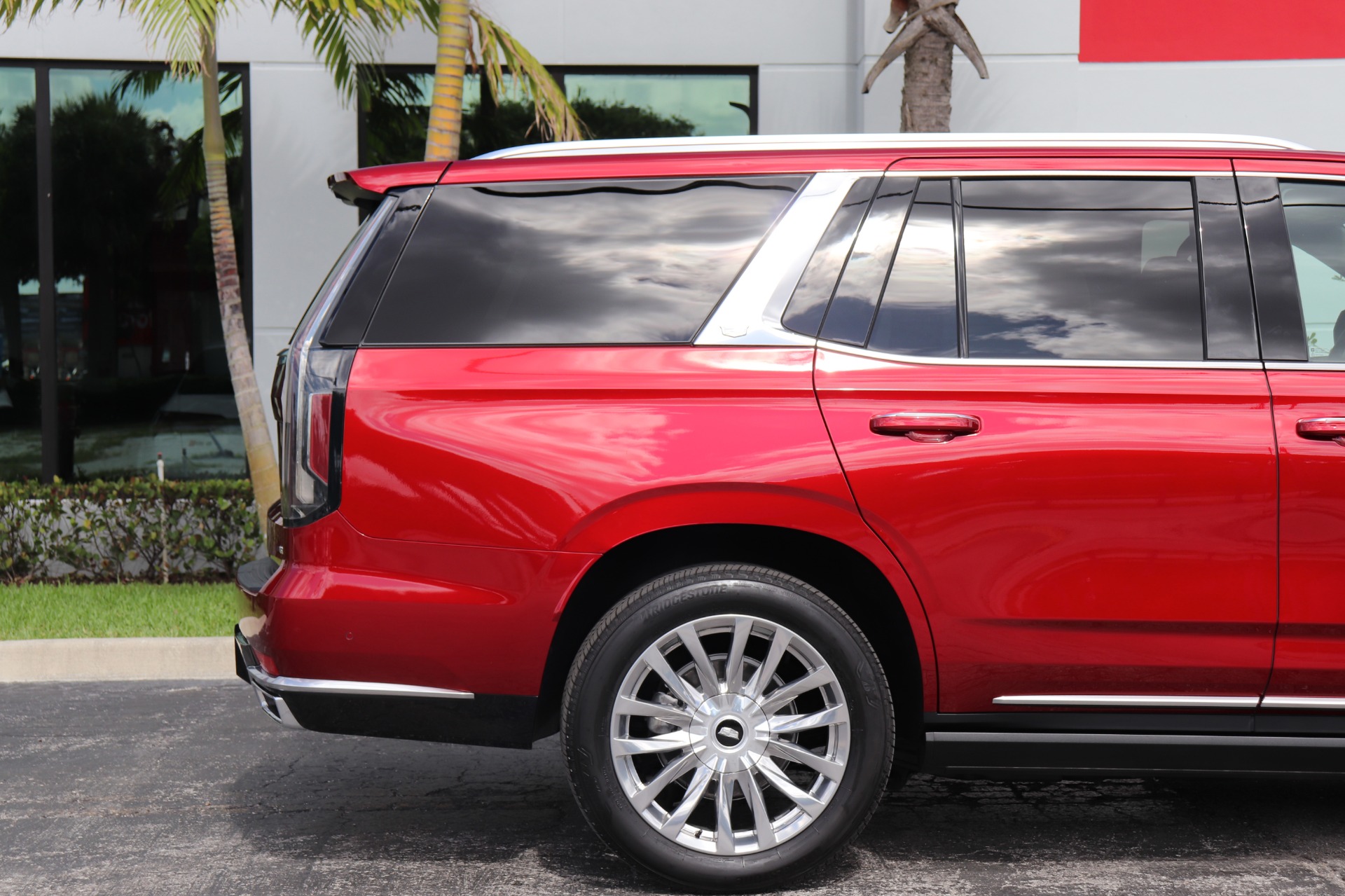 Used-2021-Cadillac-Escalade-Premium-Luxury
