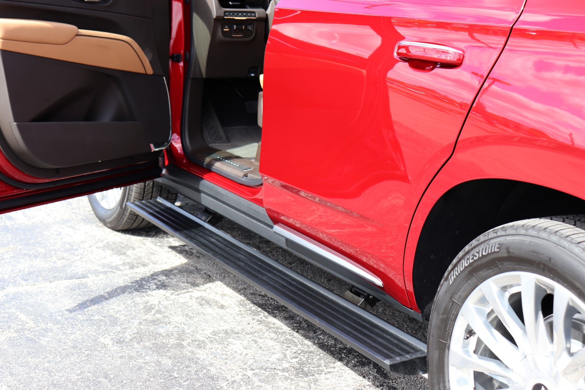 Used-2021-Cadillac-Escalade-Premium-Luxury