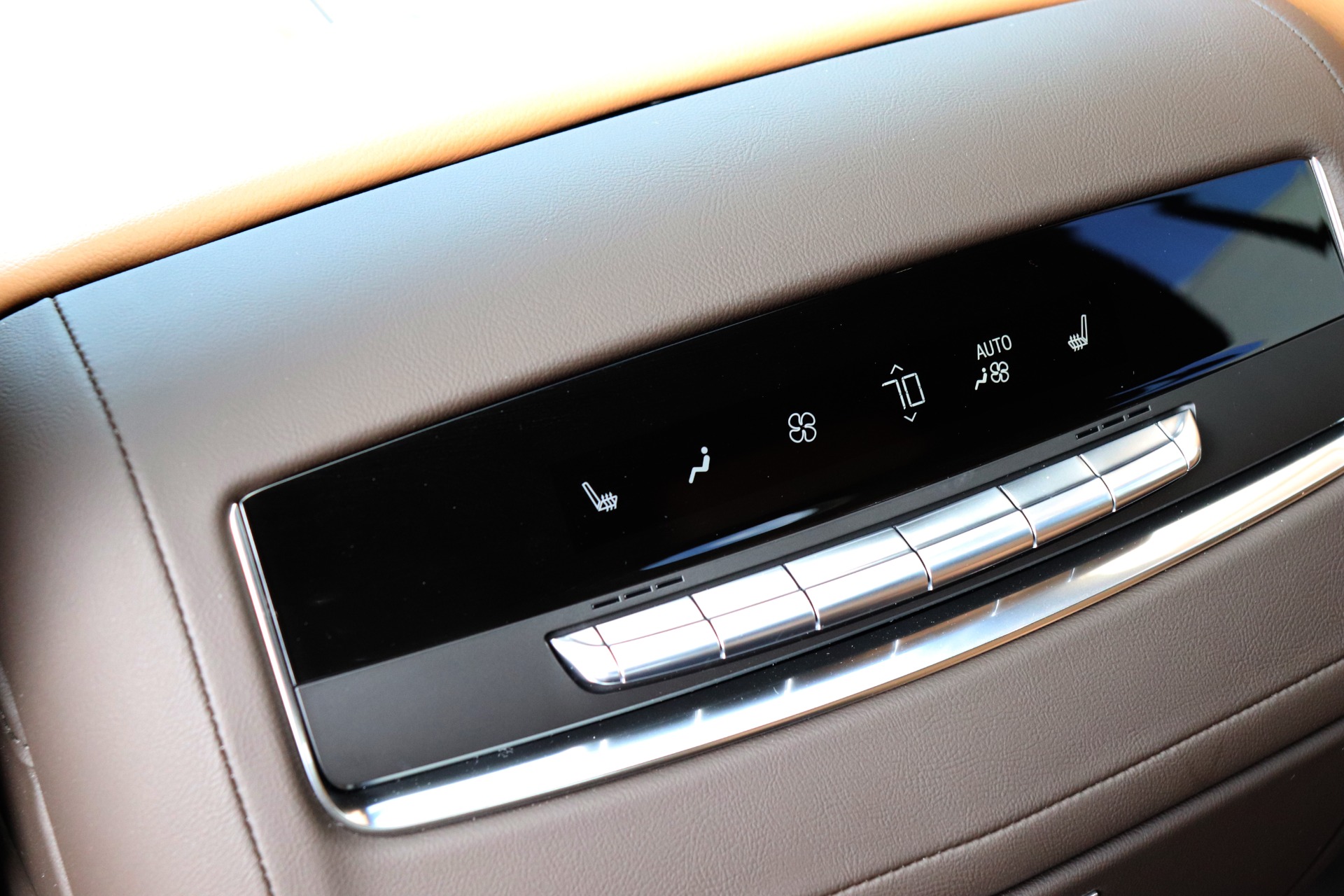 Used-2021-Cadillac-Escalade-Premium-Luxury
