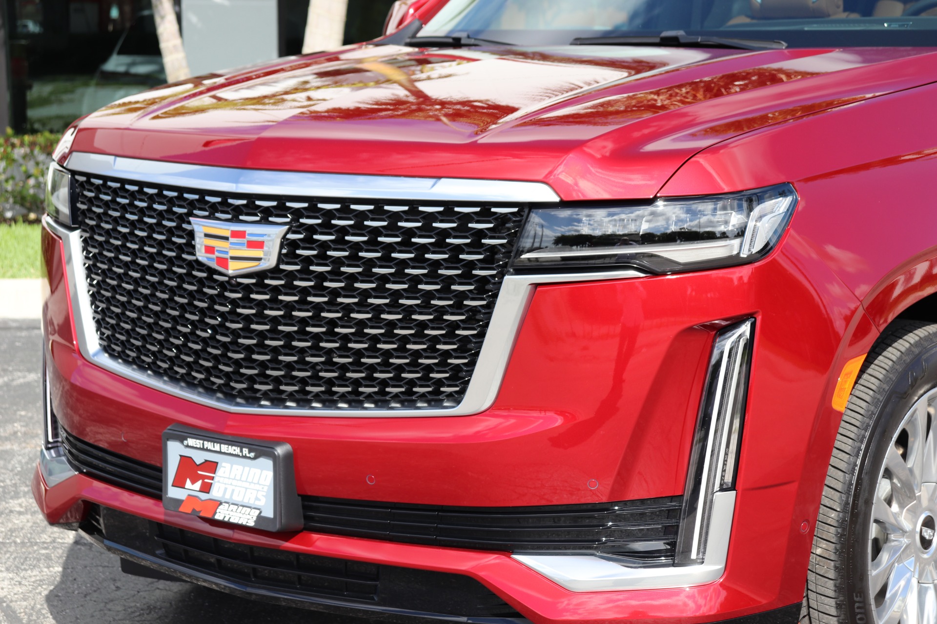 Used-2021-Cadillac-Escalade-Premium-Luxury