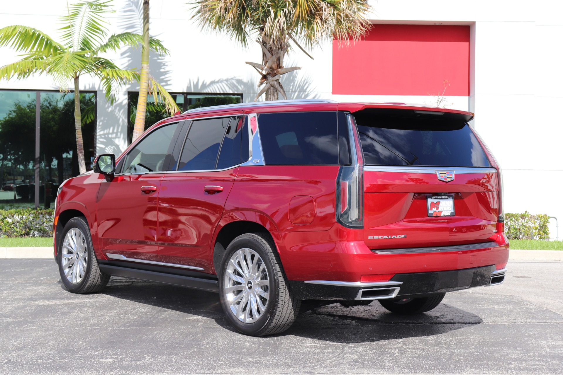 Used-2021-Cadillac-Escalade-Premium-Luxury