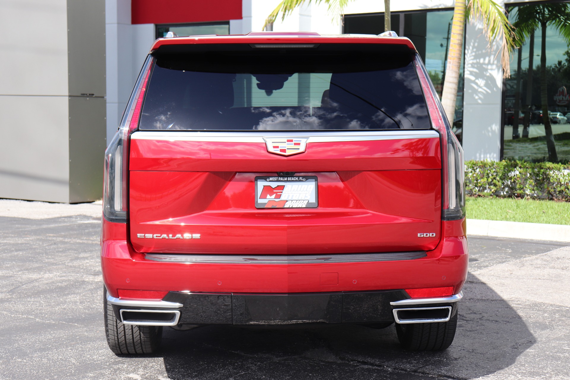 Used-2021-Cadillac-Escalade-Premium-Luxury